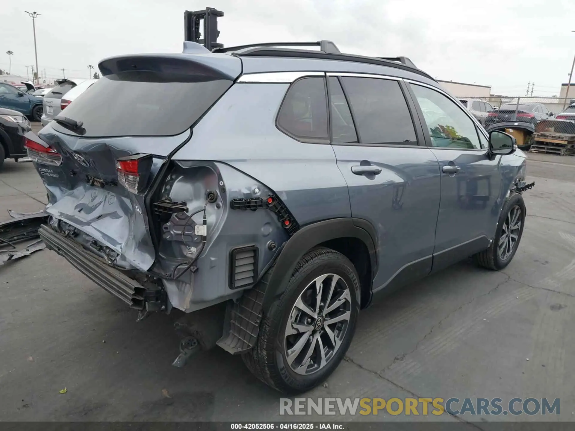 4 Фотография поврежденного автомобиля 7MUDAAAG3RV077624 TOYOTA COROLLA CROSS 2024