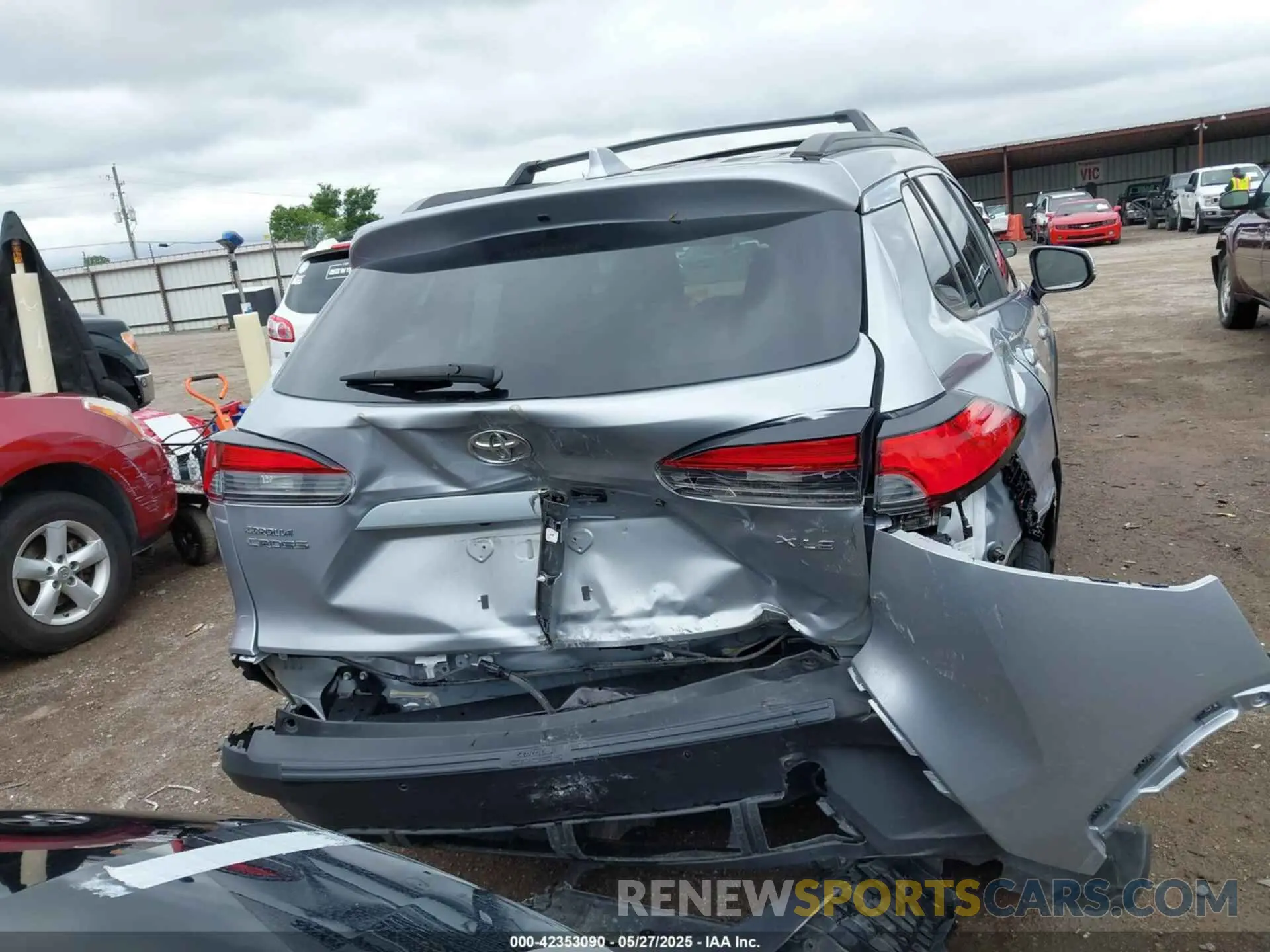 16 Photograph of a damaged car 7MUDAAAGXRV090967 TOYOTA COROLLA CROSS 2024