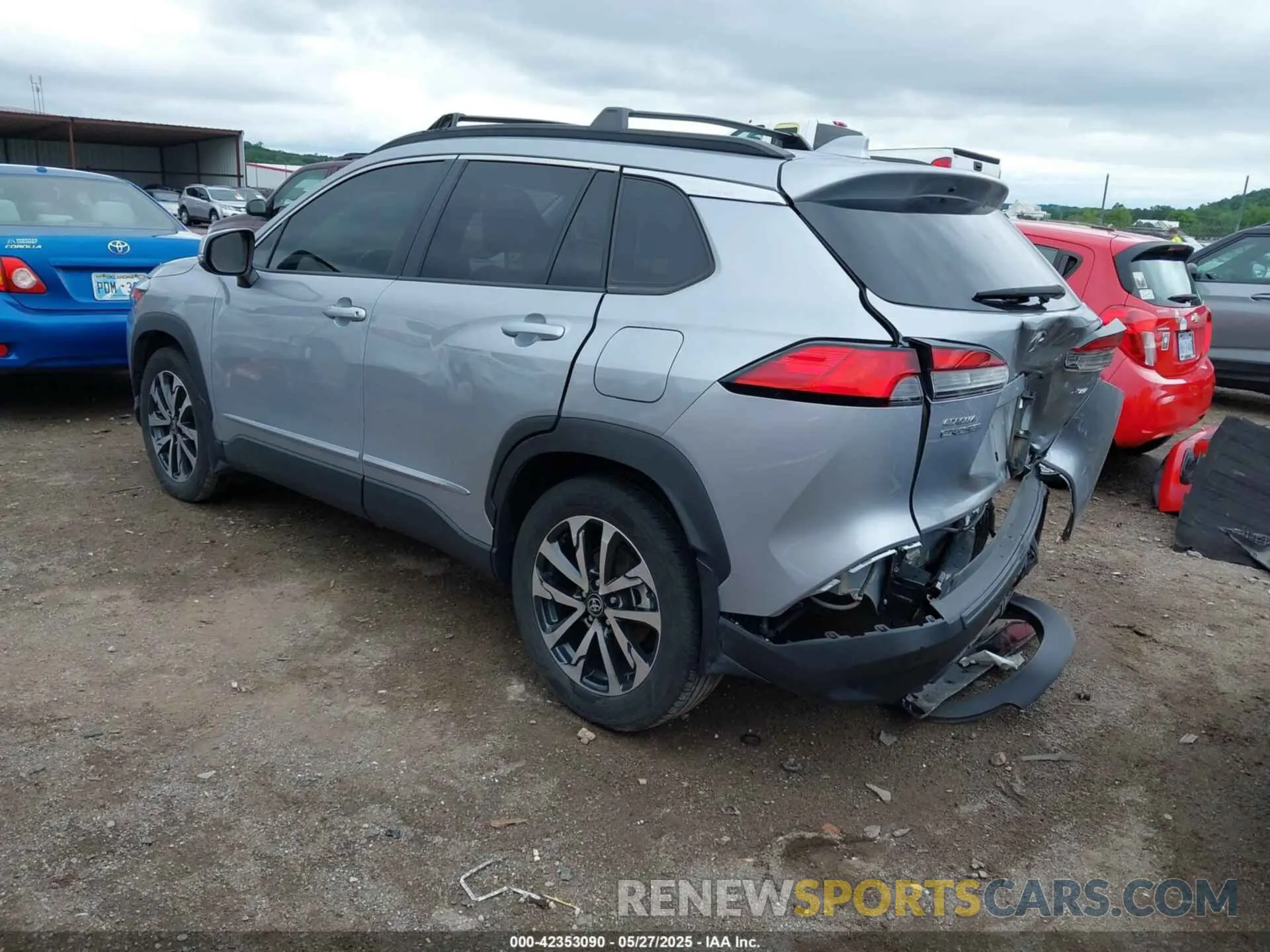 3 Photograph of a damaged car 7MUDAAAGXRV090967 TOYOTA COROLLA CROSS 2024