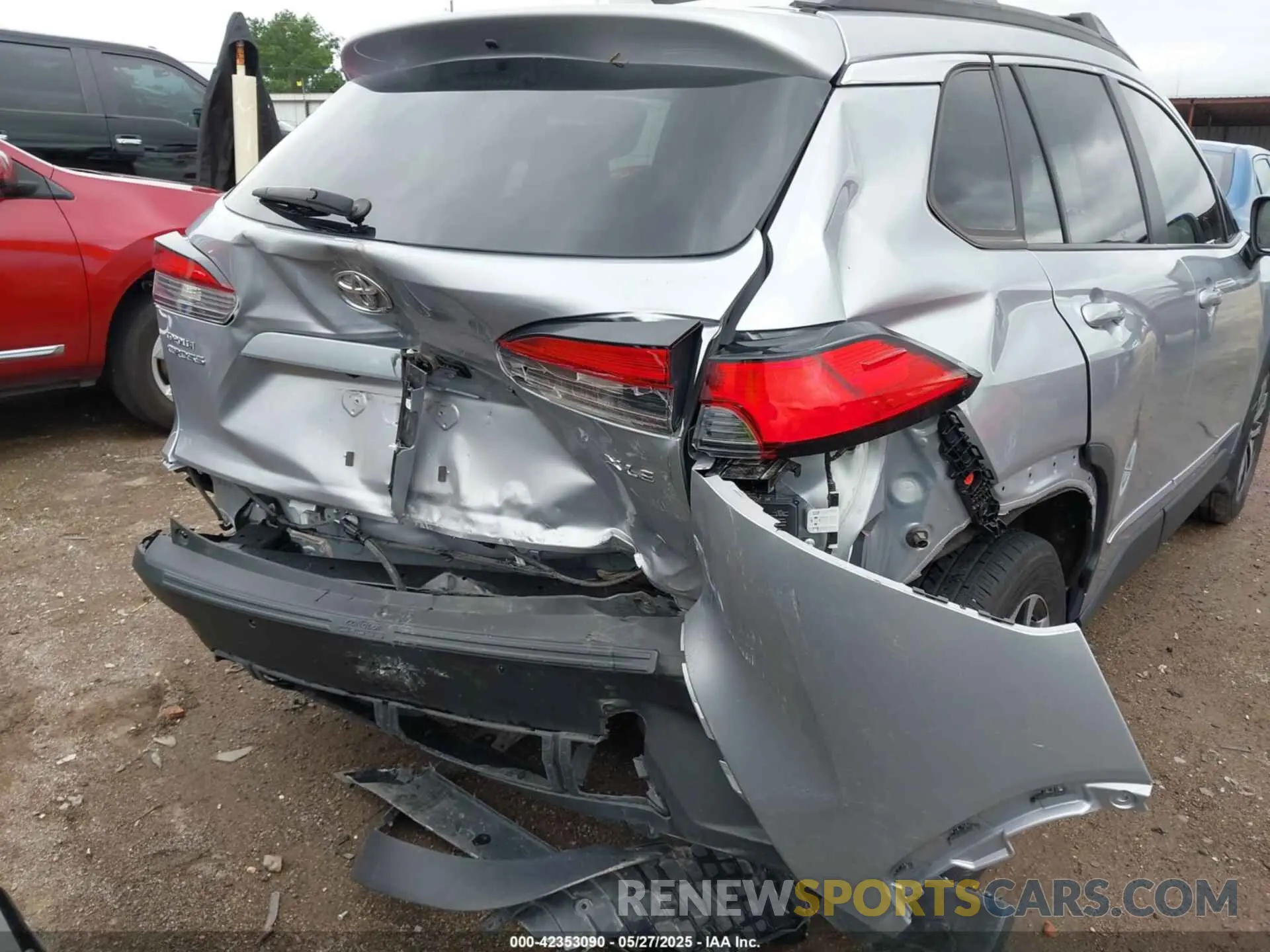 6 Photograph of a damaged car 7MUDAAAGXRV090967 TOYOTA COROLLA CROSS 2024