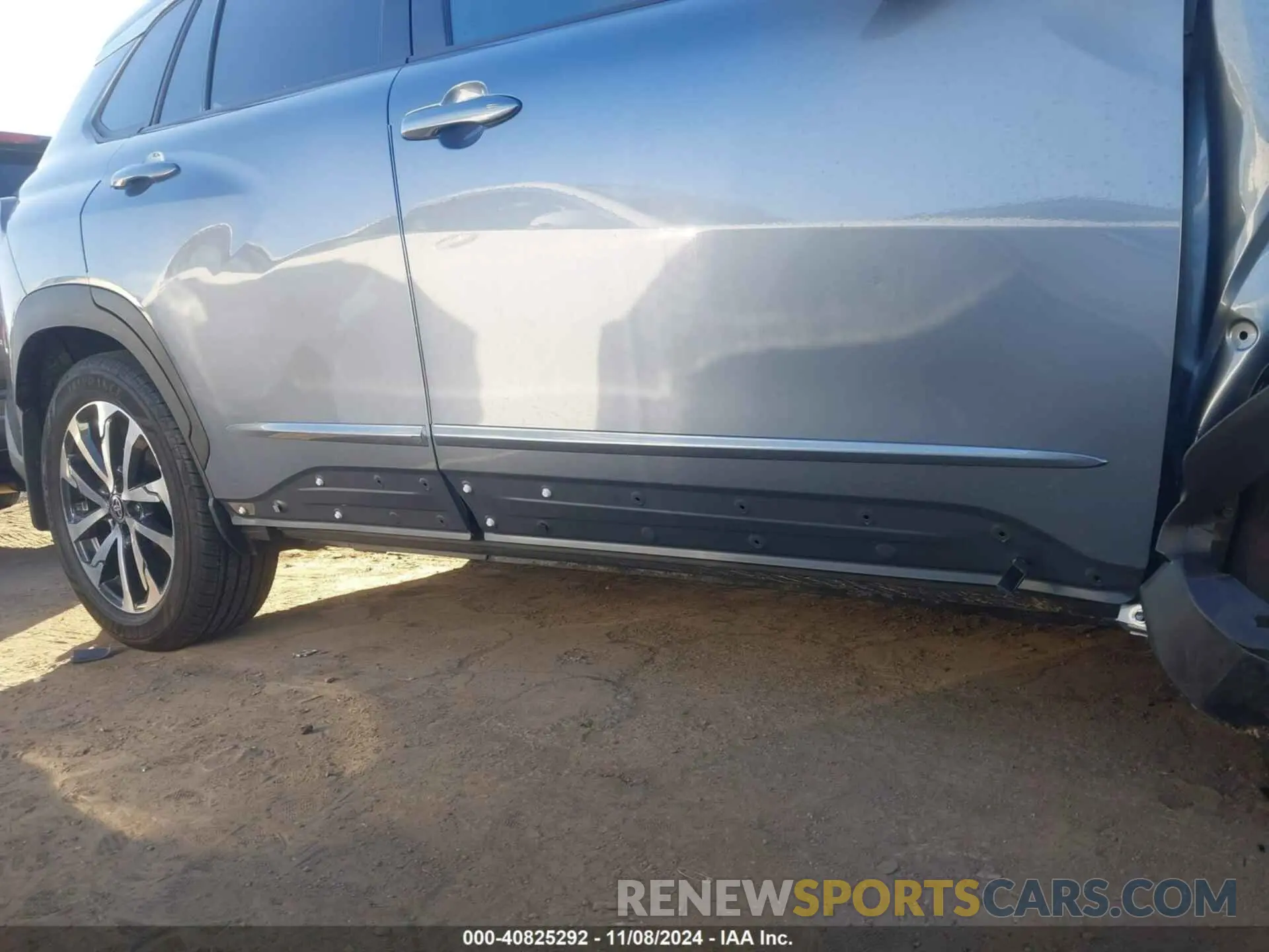 18 Photograph of a damaged car 7MUDAAAGXRV091889 TOYOTA COROLLA CROSS 2024