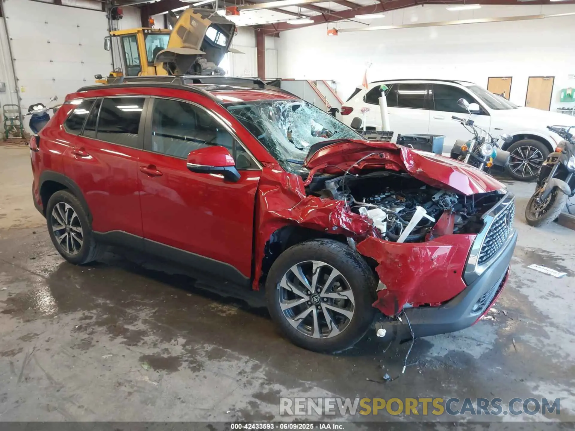 1 Photograph of a damaged car 7MUDAABG3RV088783 TOYOTA COROLLA CROSS 2024