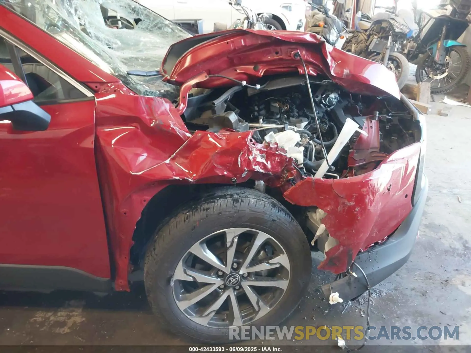 18 Photograph of a damaged car 7MUDAABG3RV088783 TOYOTA COROLLA CROSS 2024