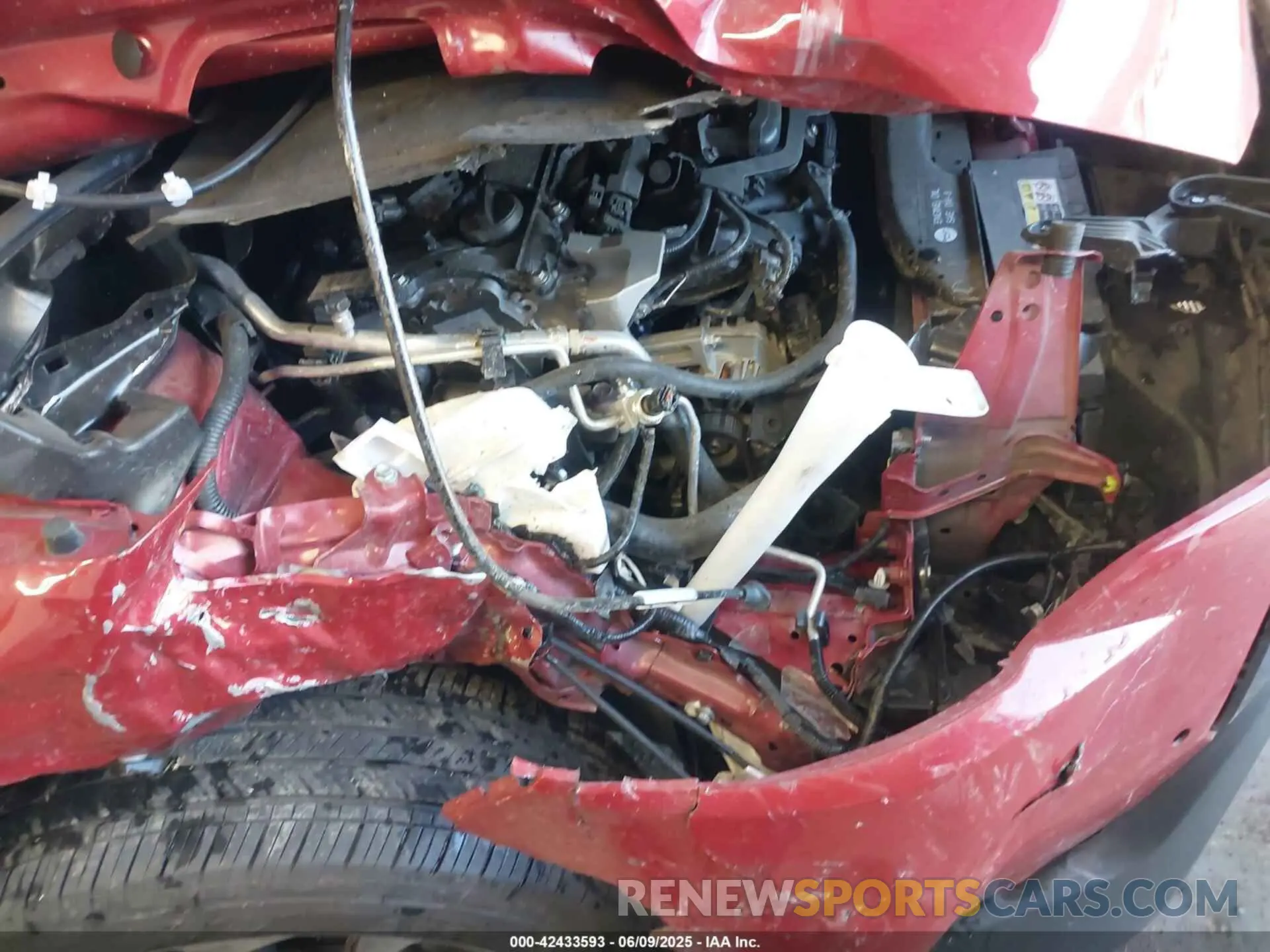 19 Photograph of a damaged car 7MUDAABG3RV088783 TOYOTA COROLLA CROSS 2024