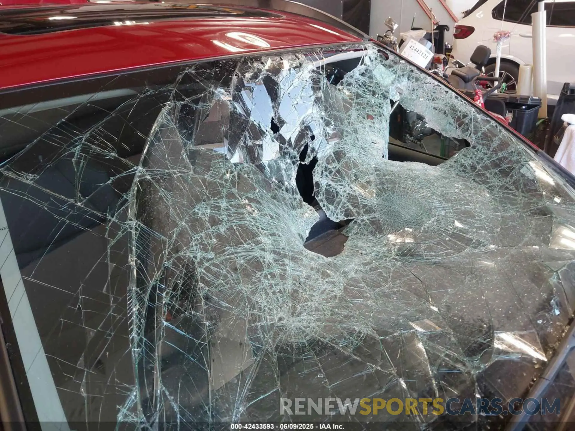 20 Photograph of a damaged car 7MUDAABG3RV088783 TOYOTA COROLLA CROSS 2024
