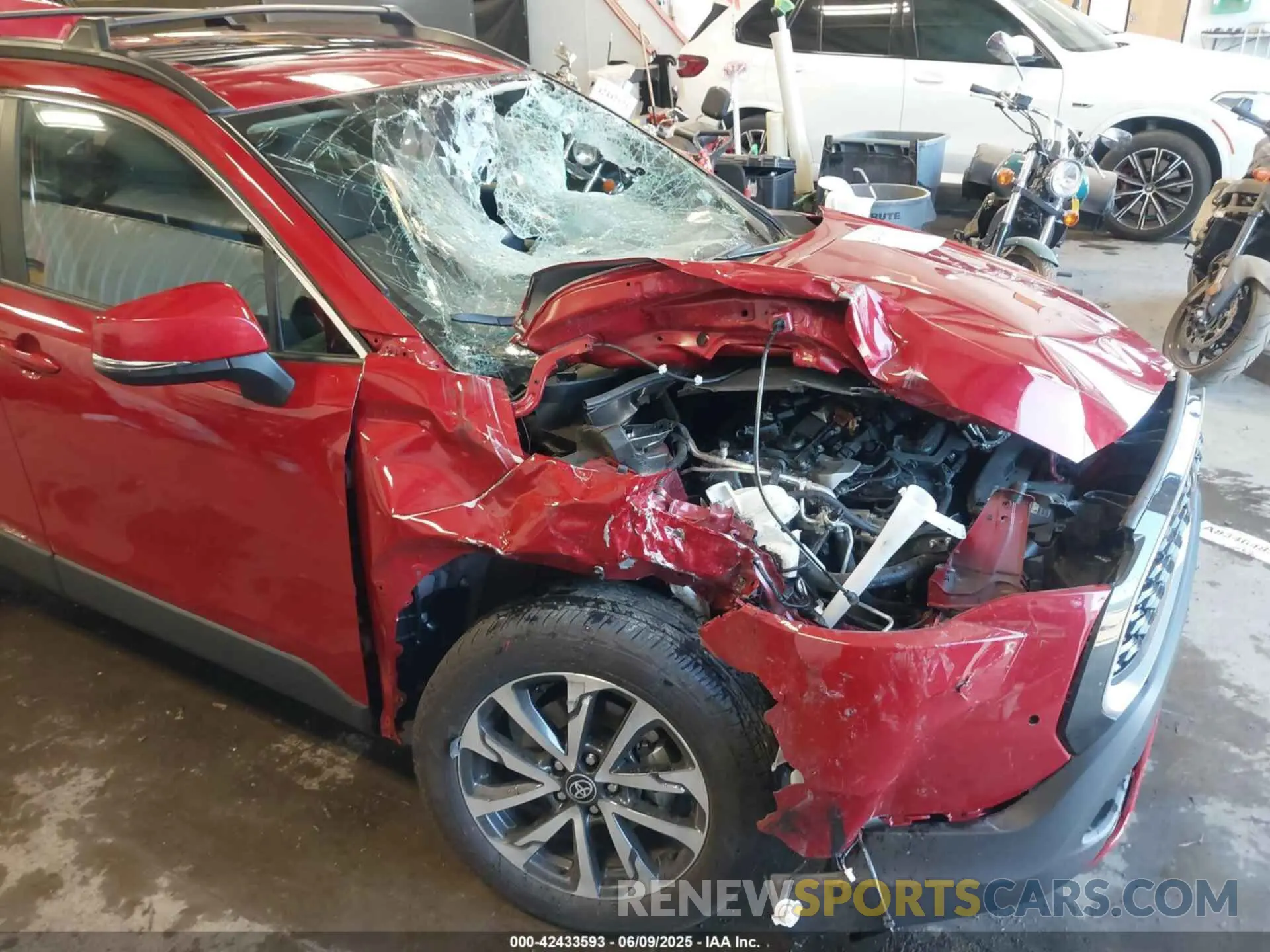 6 Photograph of a damaged car 7MUDAABG3RV088783 TOYOTA COROLLA CROSS 2024