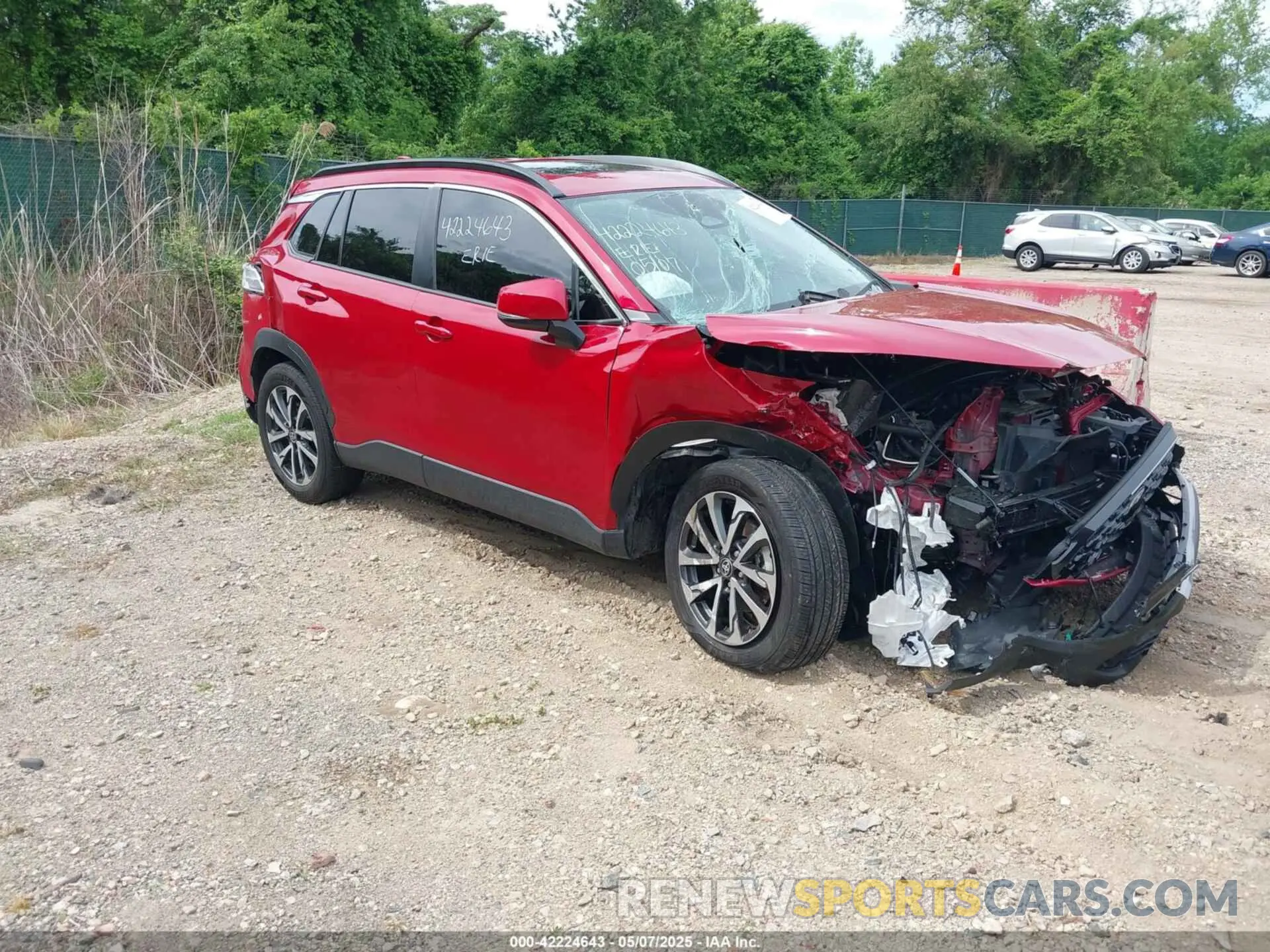 1 Photograph of a damaged car 7MUDAABG4RV119507 TOYOTA COROLLA CROSS 2024