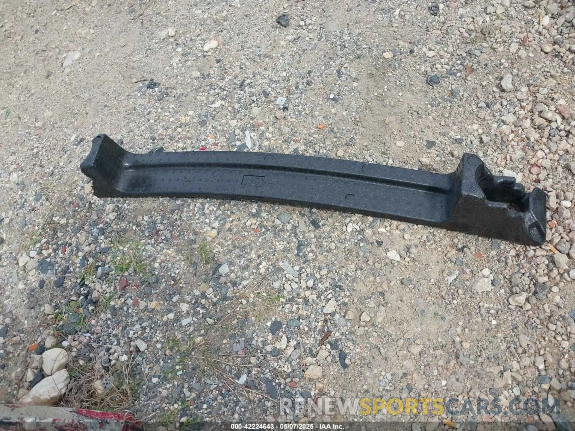 11 Photograph of a damaged car 7MUDAABG4RV119507 TOYOTA COROLLA CROSS 2024