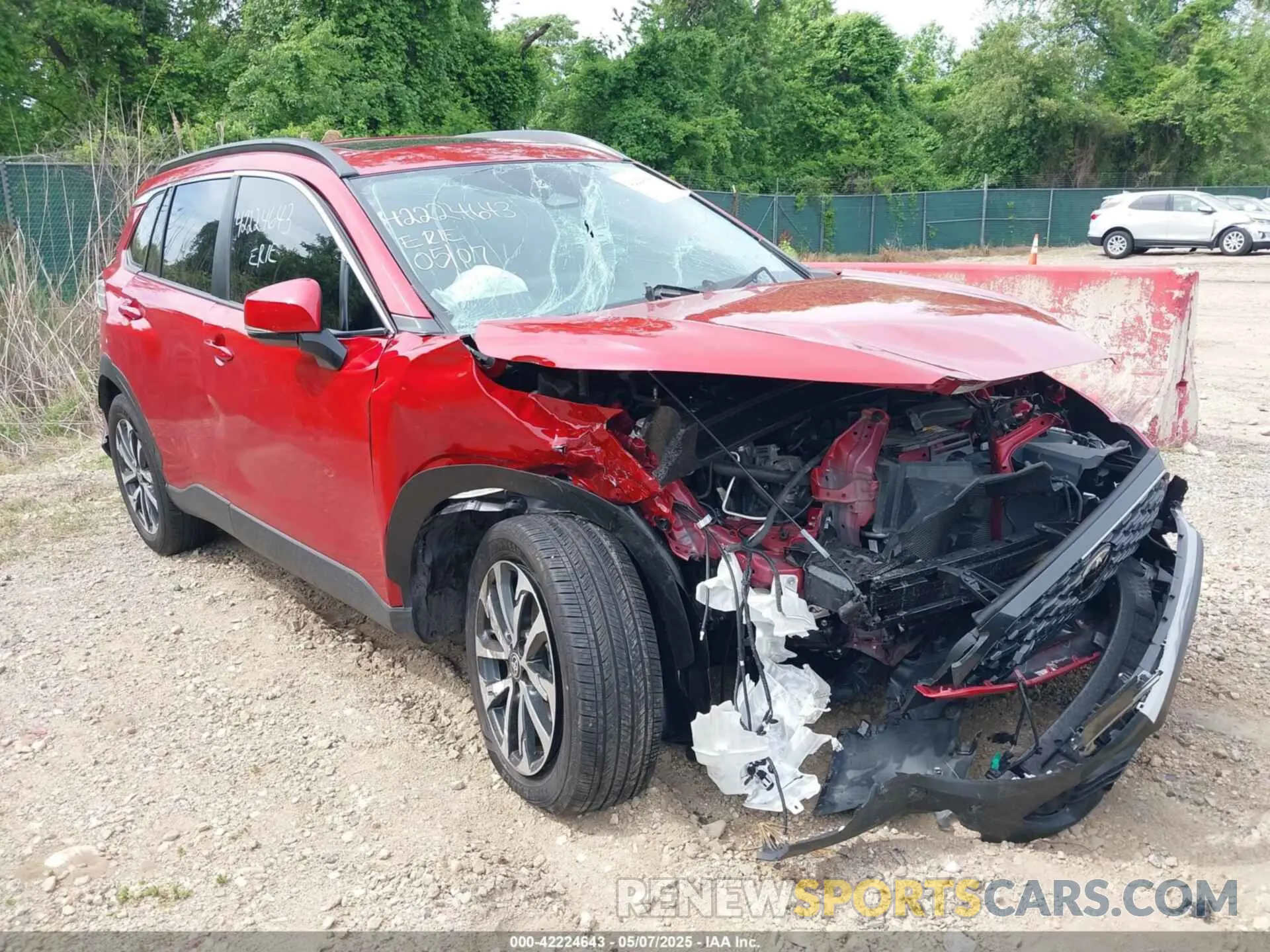 17 Photograph of a damaged car 7MUDAABG4RV119507 TOYOTA COROLLA CROSS 2024