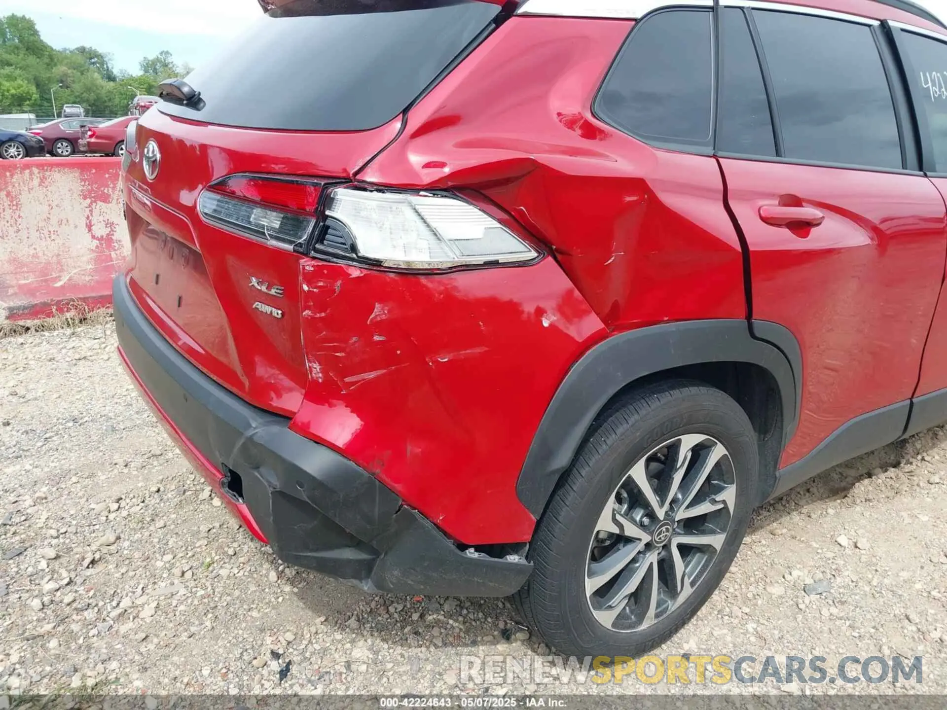 18 Photograph of a damaged car 7MUDAABG4RV119507 TOYOTA COROLLA CROSS 2024
