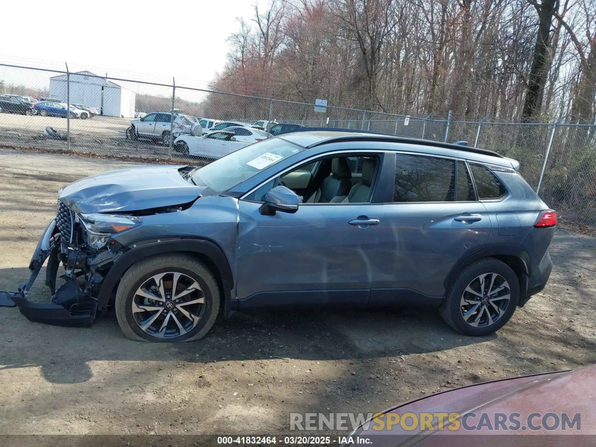 14 Photograph of a damaged car 7MUDAABG6RV102837 TOYOTA COROLLA CROSS 2024
