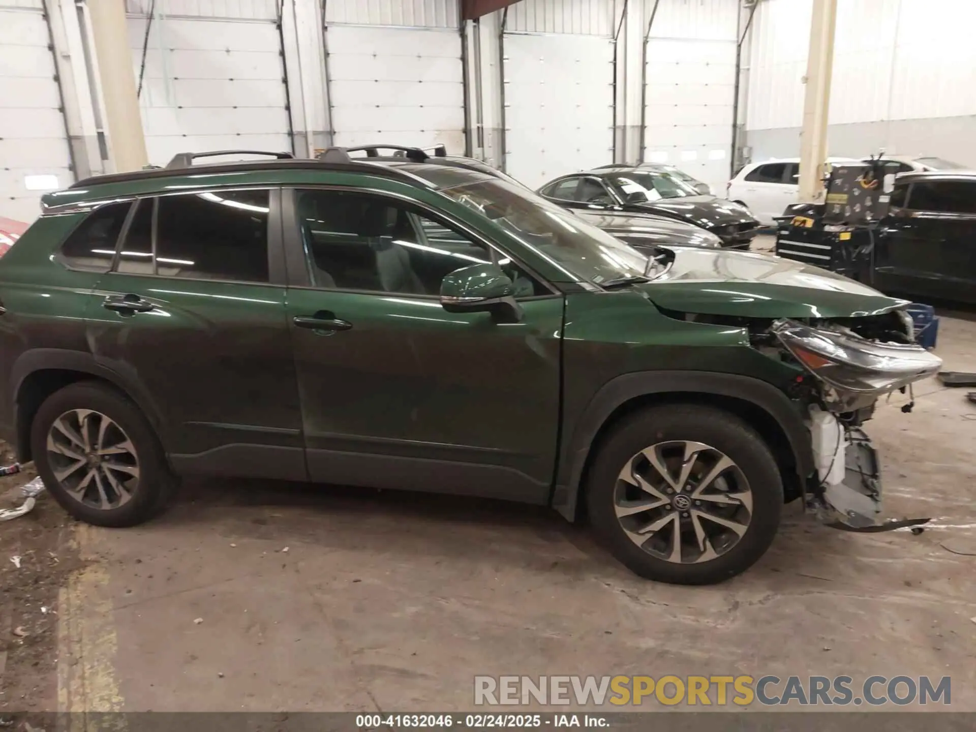 13 Photograph of a damaged car 7MUDAABG6RV113756 TOYOTA COROLLA CROSS 2024