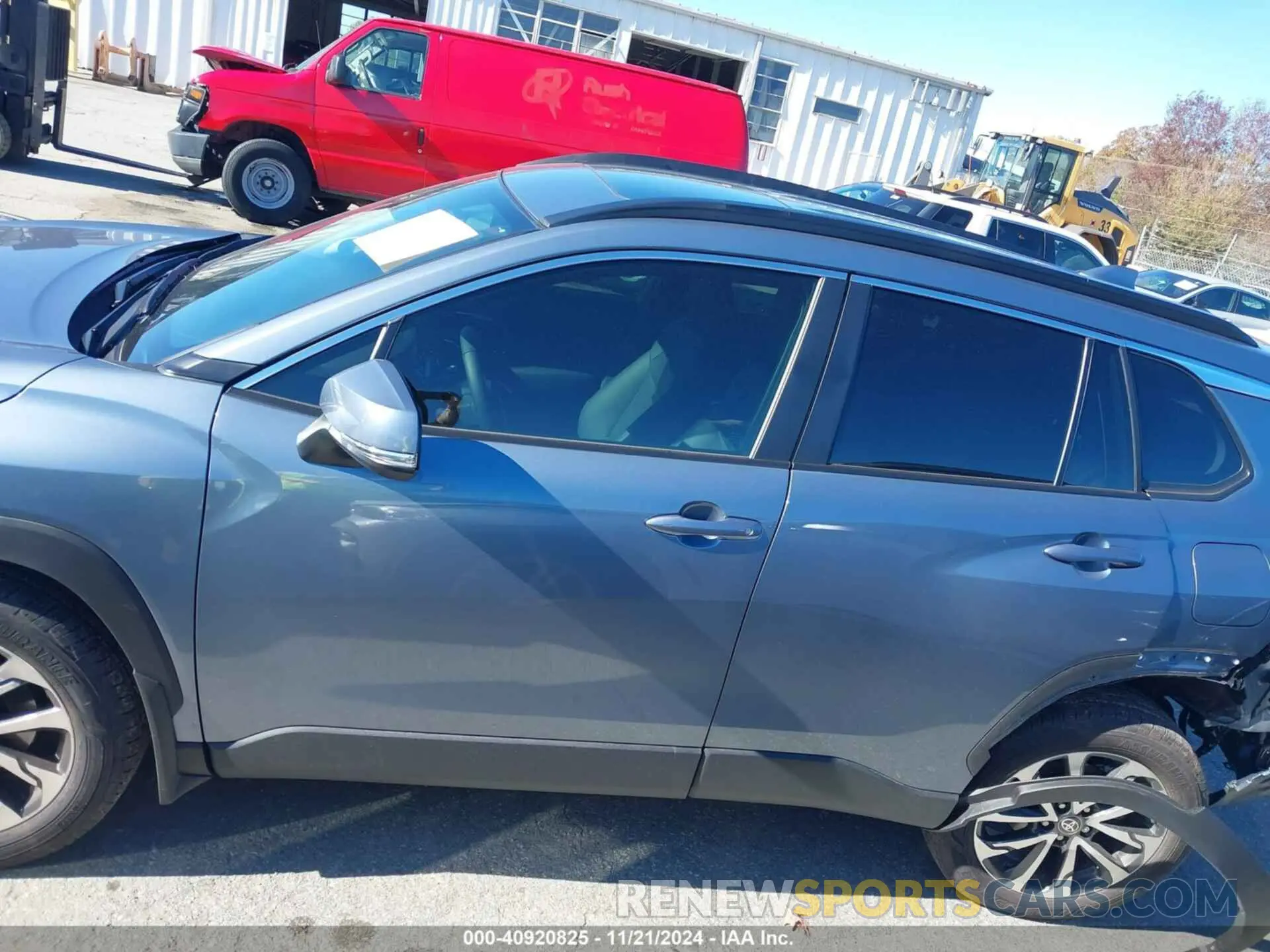 14 Photograph of a damaged car 7MUDAABGXRV106437 TOYOTA COROLLA CROSS 2024