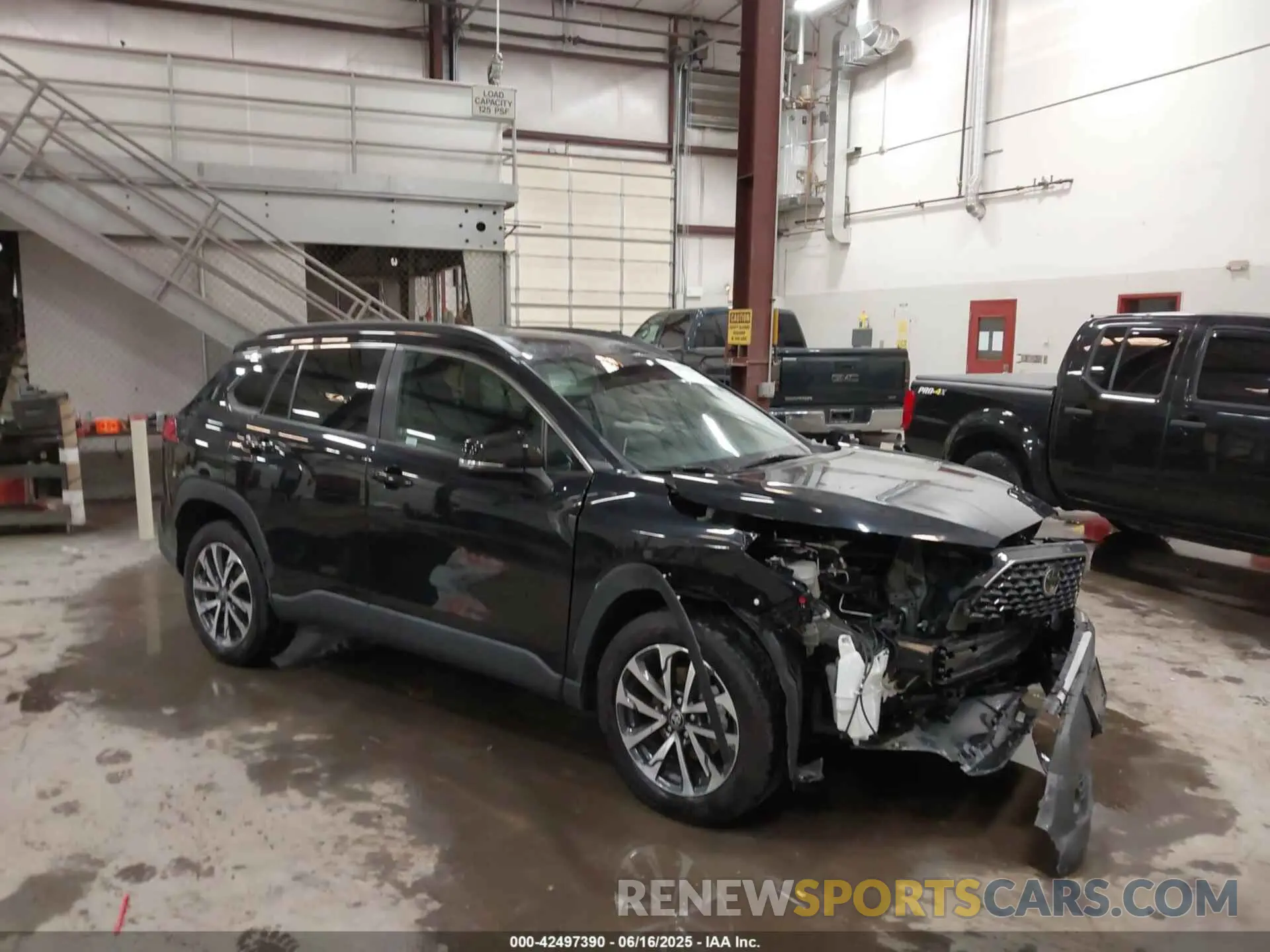 1 Photograph of a damaged car 7MUEAABG8RV083003 TOYOTA COROLLA CROSS 2024