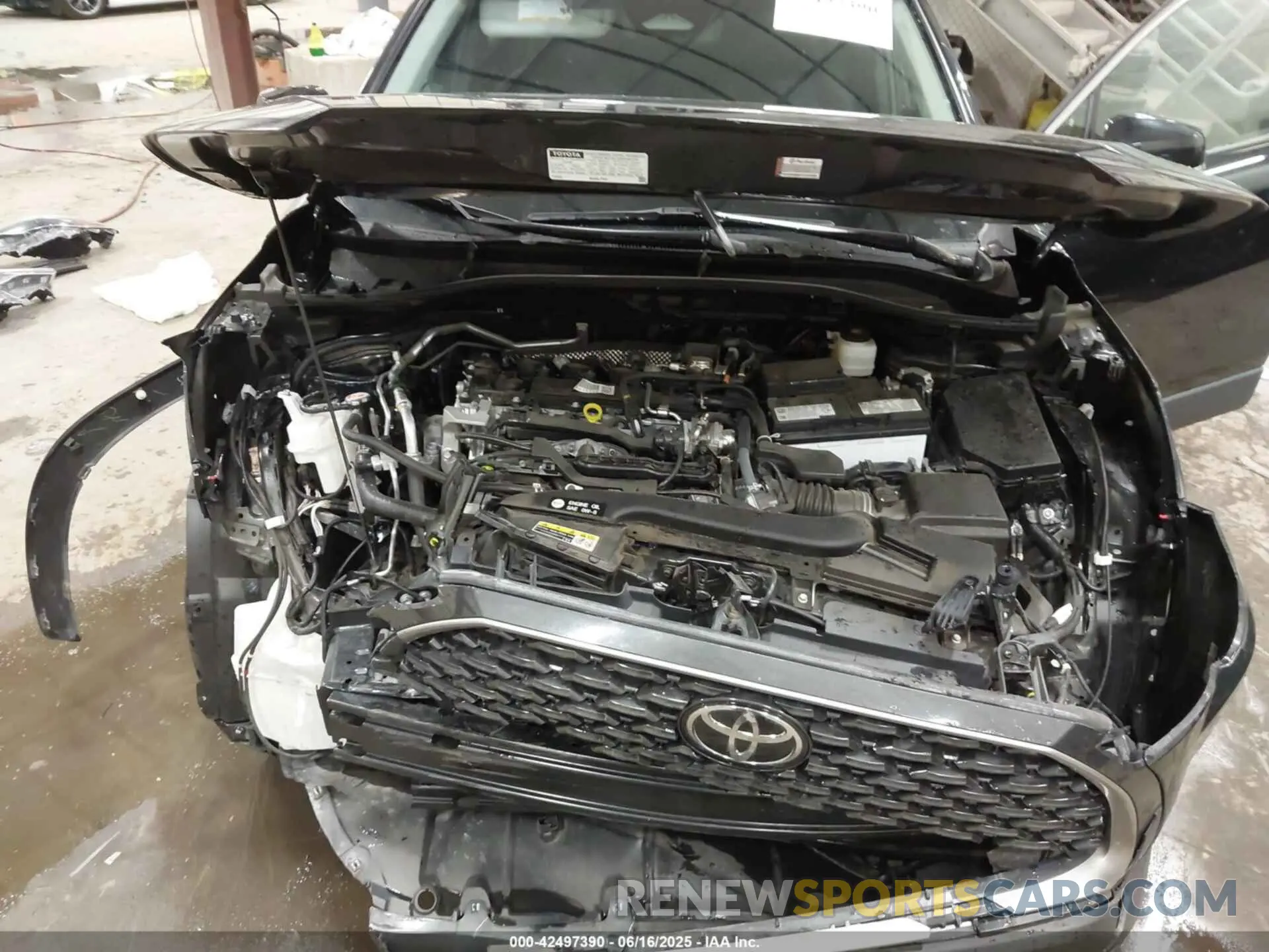 10 Photograph of a damaged car 7MUEAABG8RV083003 TOYOTA COROLLA CROSS 2024