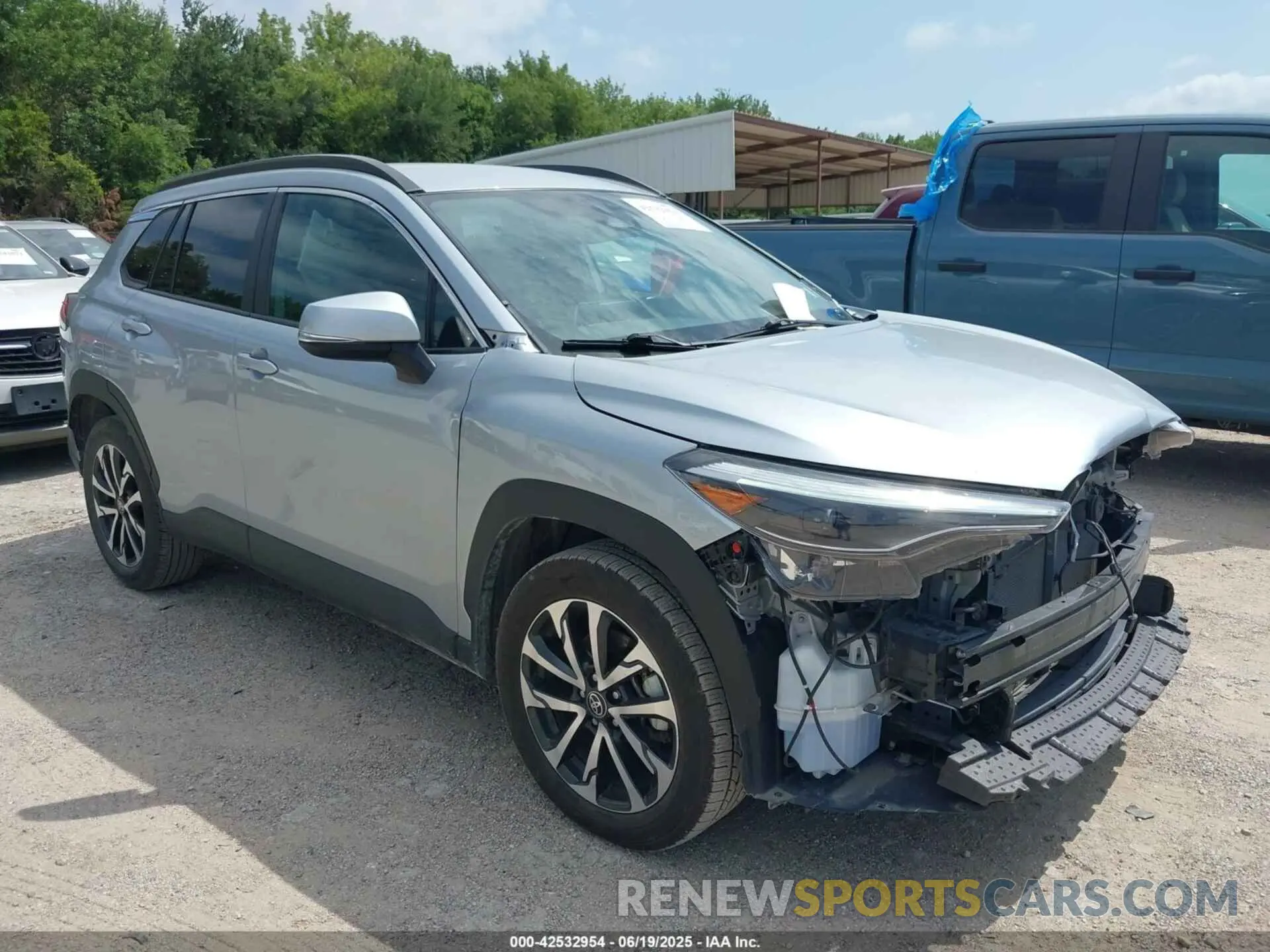 1 Photograph of a damaged car 7MUEAABG9RV080854 TOYOTA COROLLA CROSS 2024