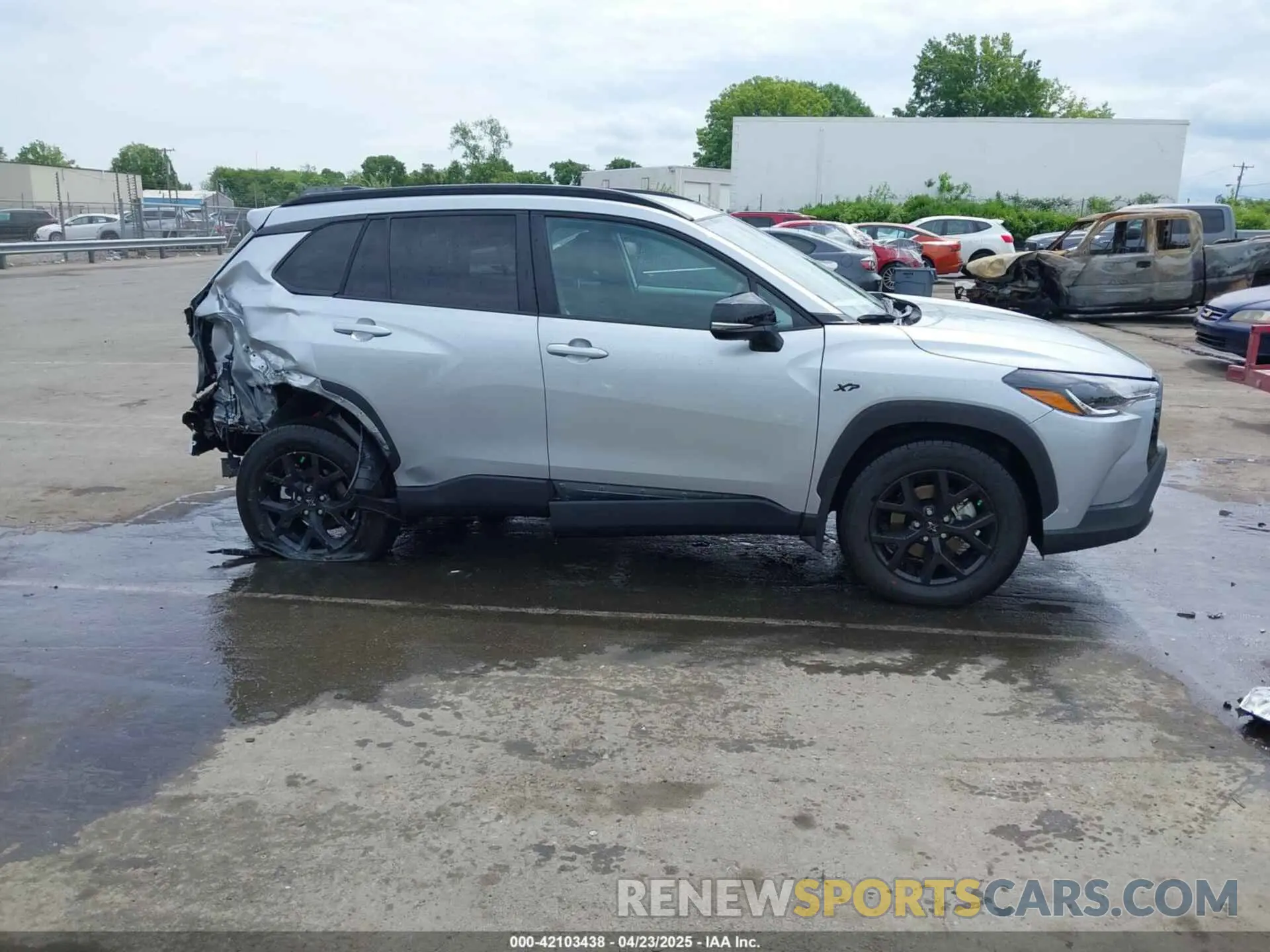 13 Photograph of a damaged car 7MUCAAAG6SV131340 TOYOTA COROLLA CROSS 2025