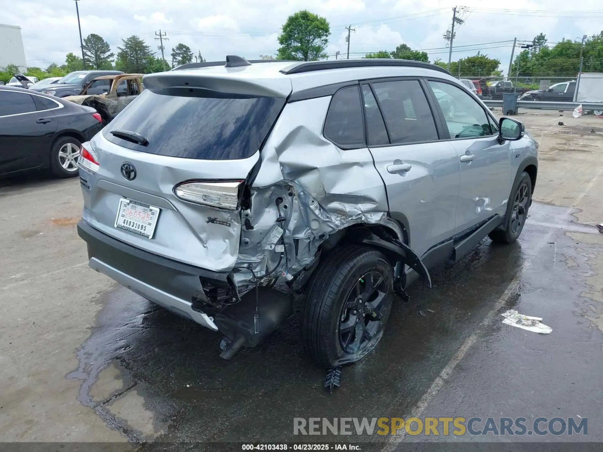 4 Photograph of a damaged car 7MUCAAAG6SV131340 TOYOTA COROLLA CROSS 2025