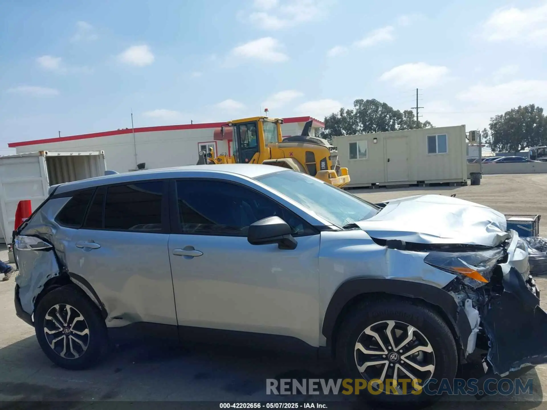 13 Photograph of a damaged car 7MUFBABG1PV014992 TOYOTA COROLLA CROSS HYBRID 2023