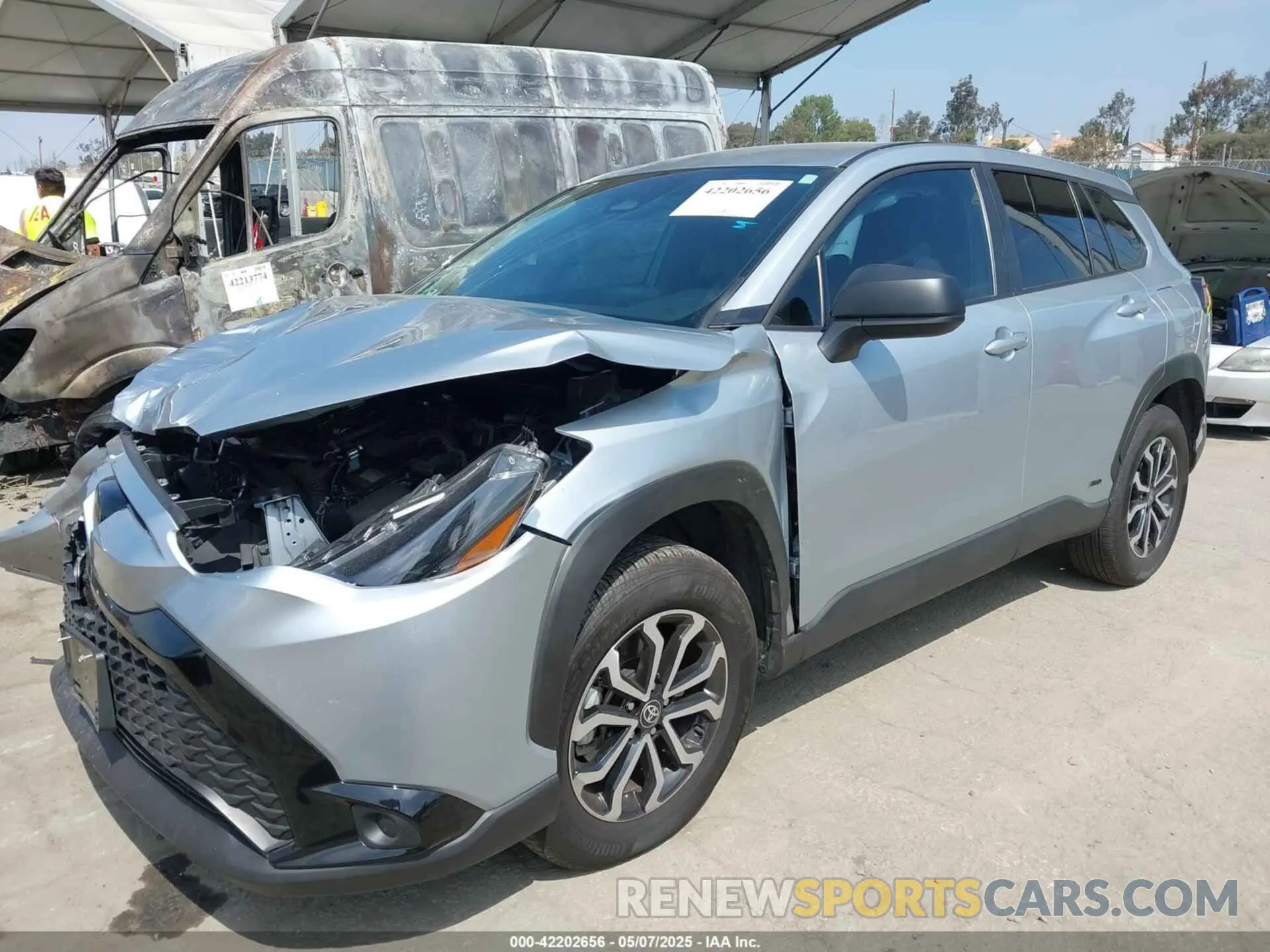 2 Photograph of a damaged car 7MUFBABG1PV014992 TOYOTA COROLLA CROSS HYBRID 2023