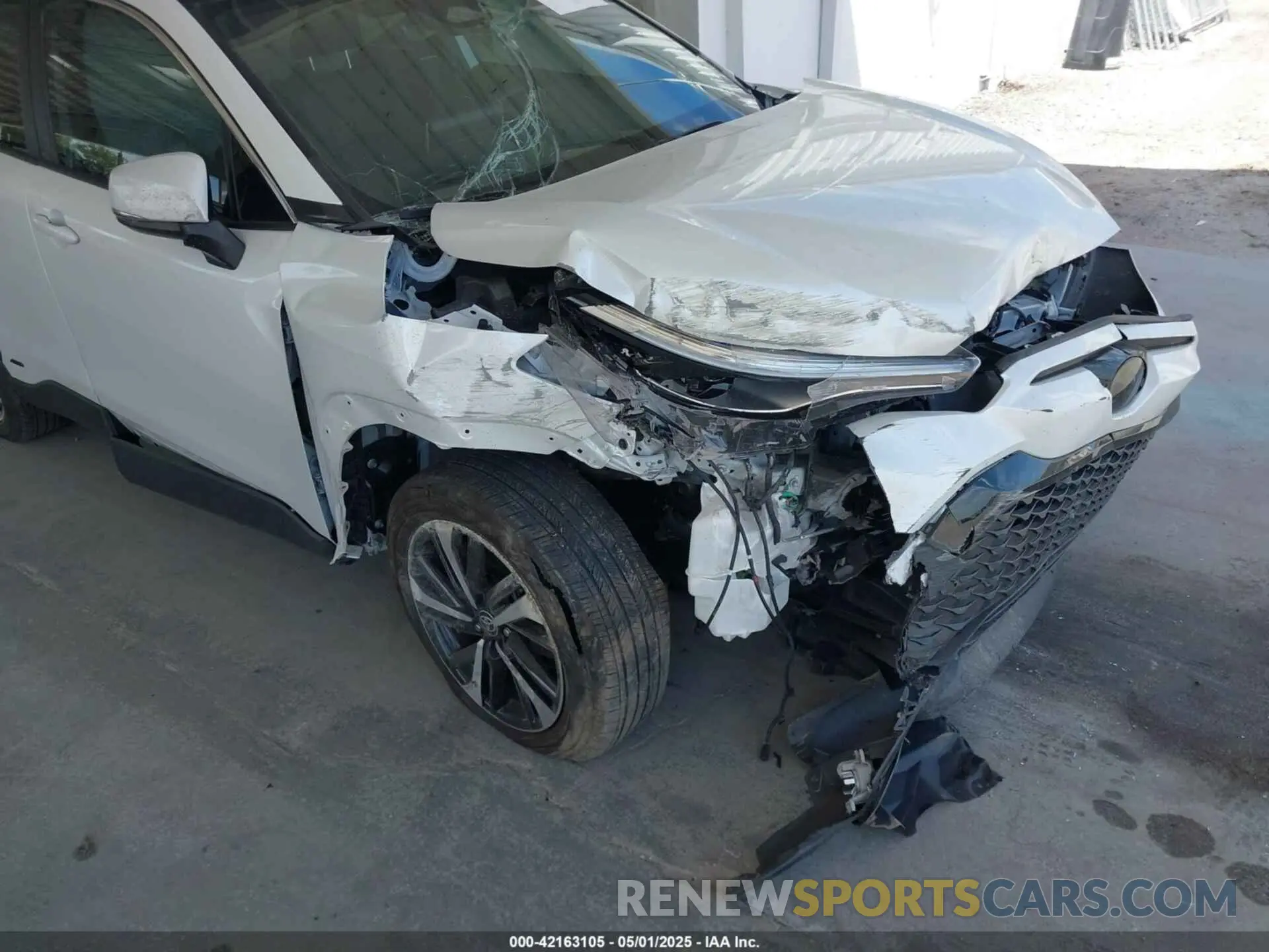 6 Photograph of a damaged car 7MUFBABG5PV004935 TOYOTA COROLLA CROSS HYBRID 2023