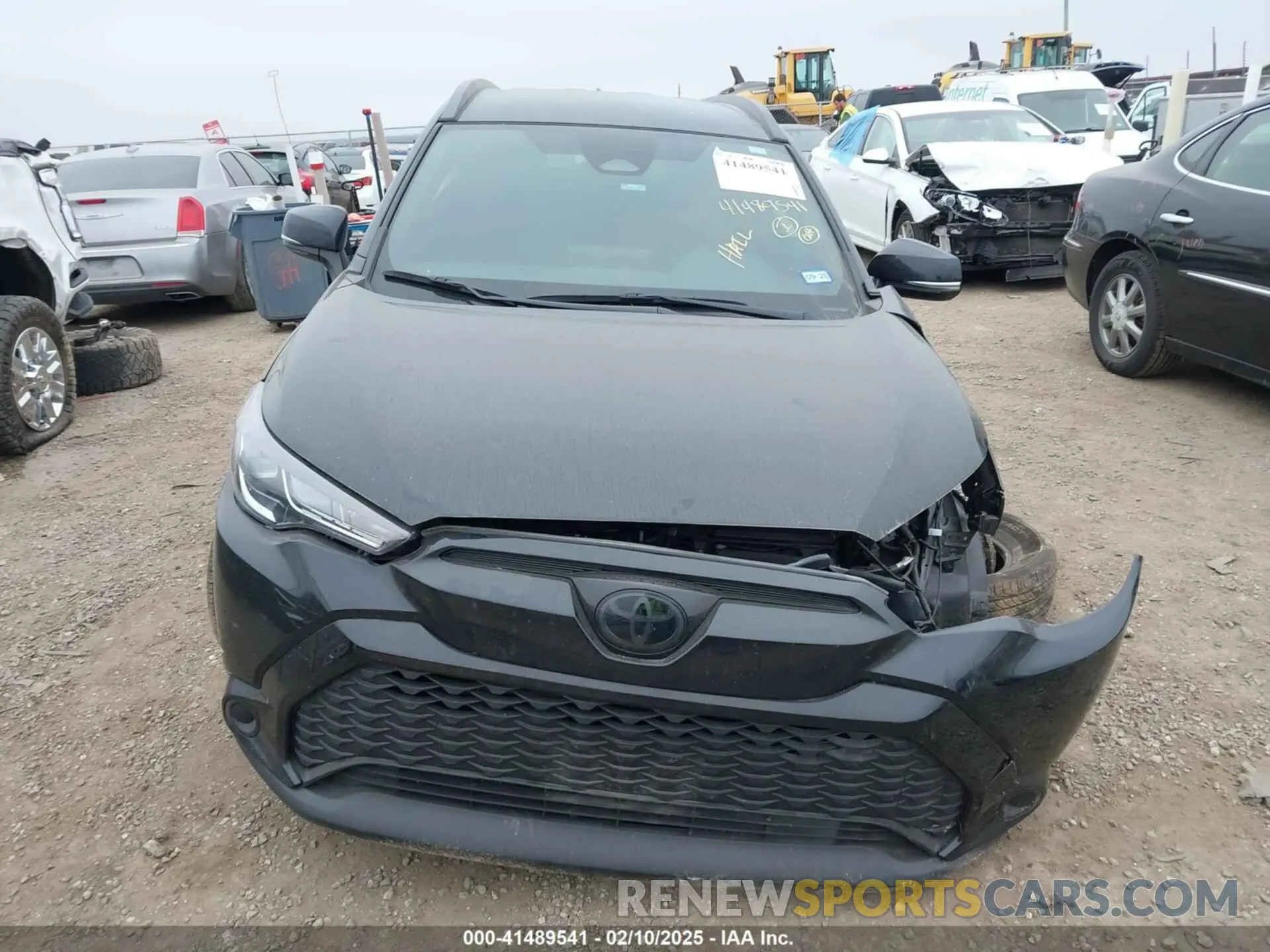 13 Photograph of a damaged car 7MUFBABG6PV010999 TOYOTA COROLLA CROSS HYBRID 2023