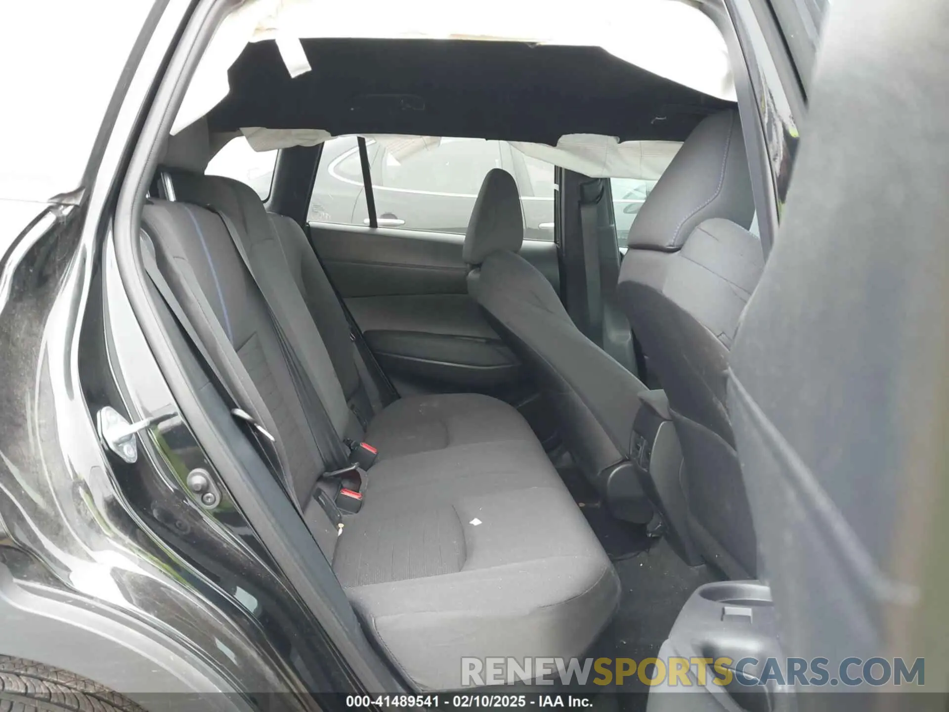 8 Photograph of a damaged car 7MUFBABG6PV010999 TOYOTA COROLLA CROSS HYBRID 2023