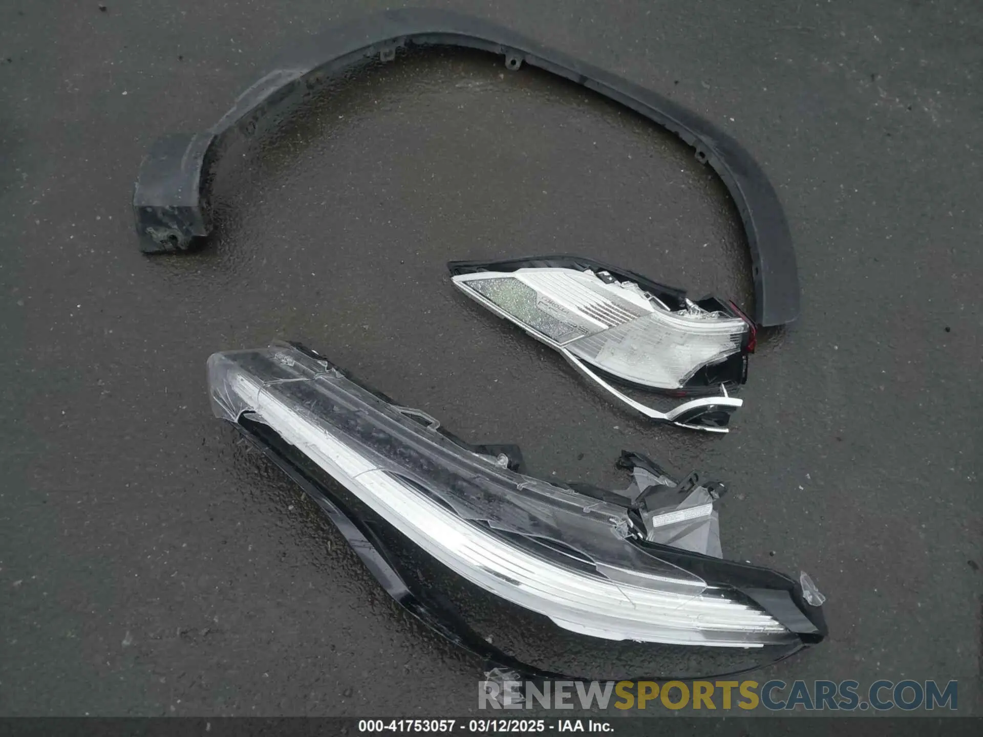 11 Photograph of a damaged car 7MUFBABG3RV051786 TOYOTA COROLLA CROSS HYBRID 2024