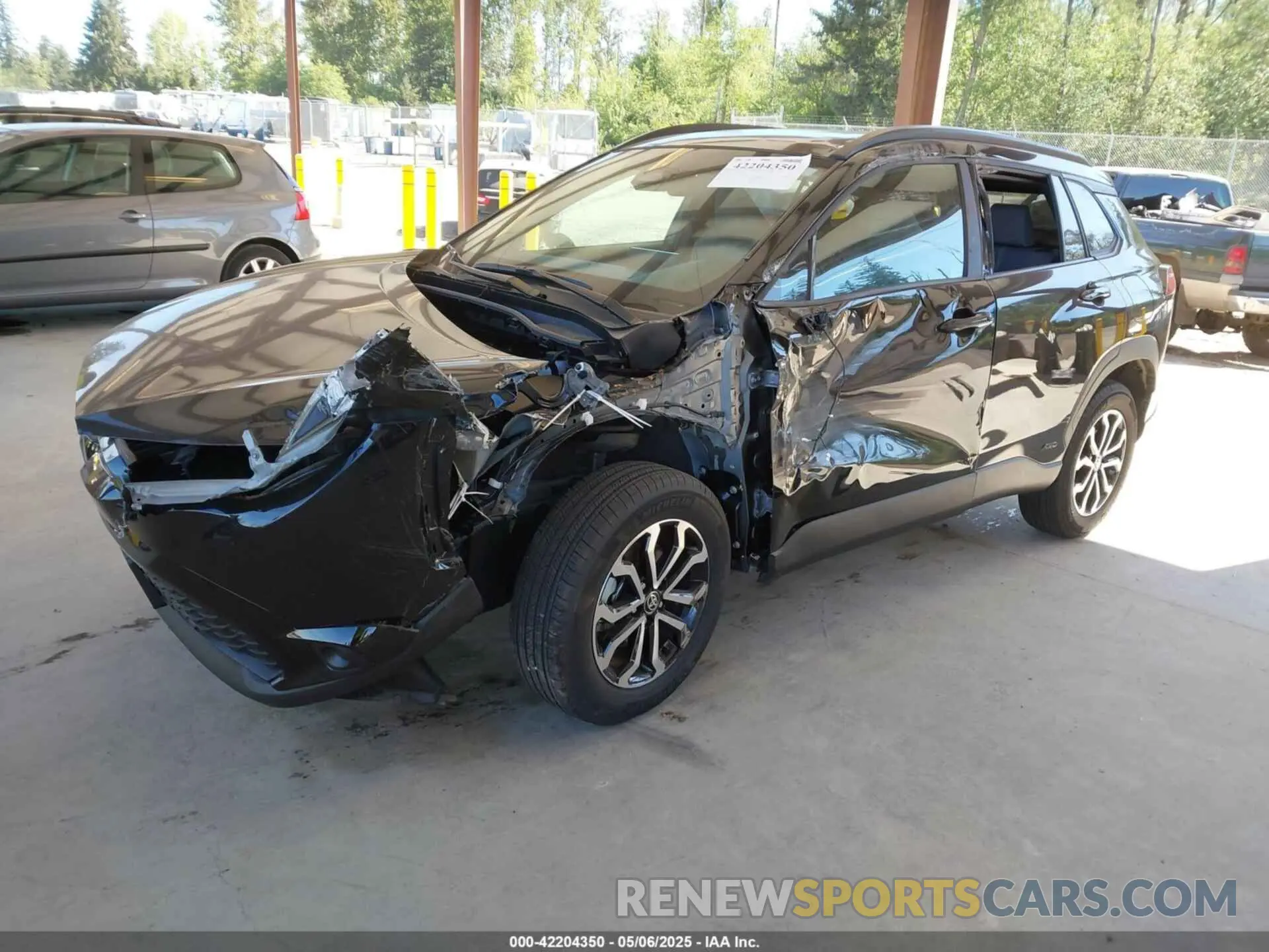 2 Photograph of a damaged car 7MUFBABG5RV026842 TOYOTA COROLLA CROSS HYBRID 2024