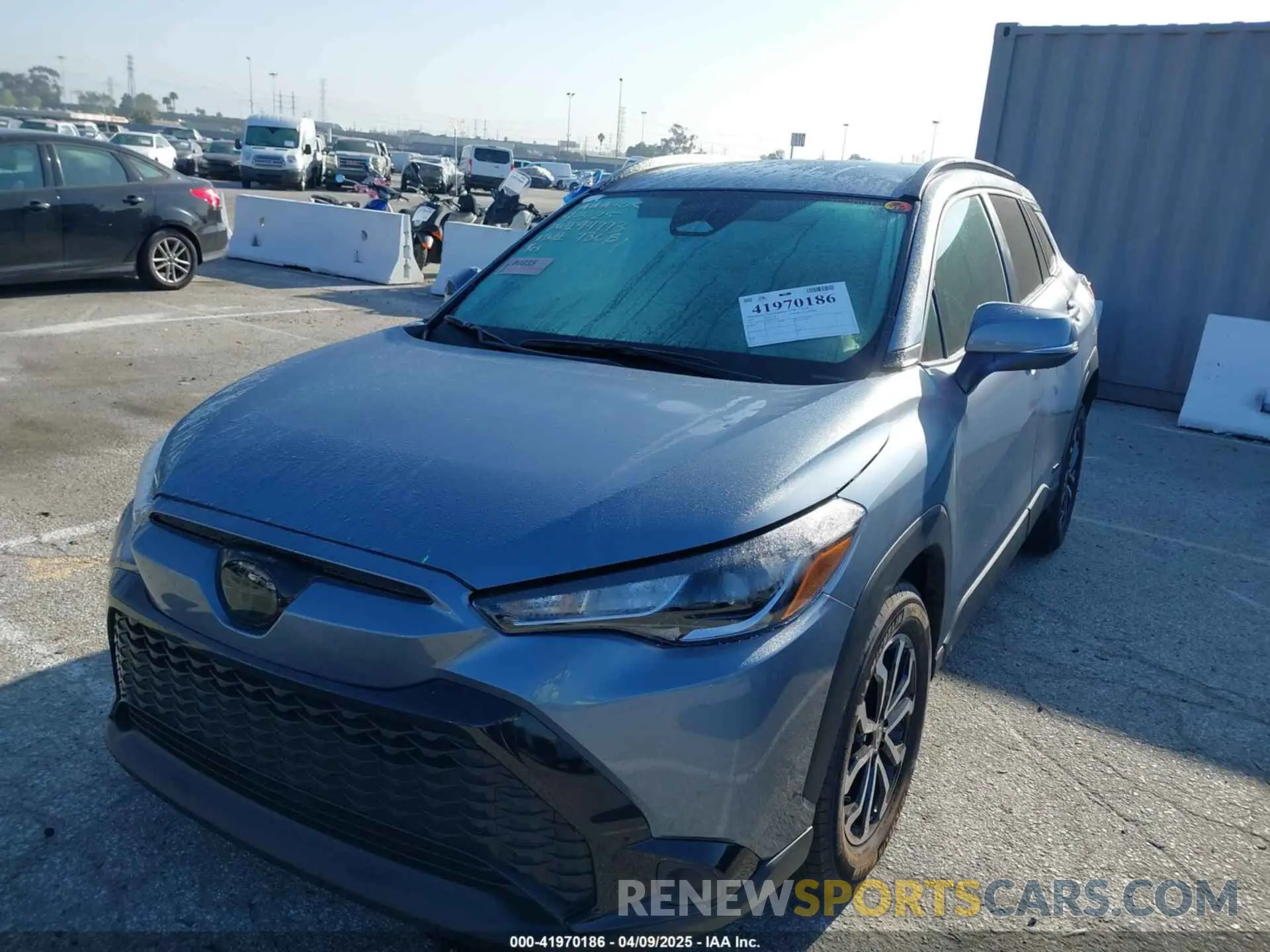 2 Photograph of a damaged car 7MUFBABG6RV017308 TOYOTA COROLLA CROSS HYBRID 2024