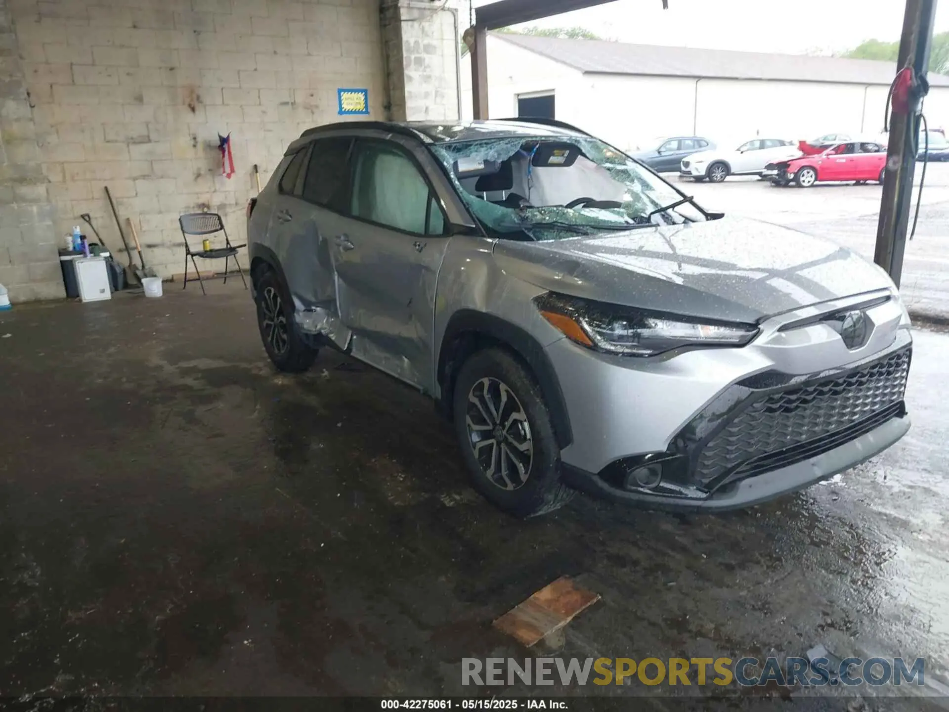 1 Photograph of a damaged car 7MUFBABG8RV062363 TOYOTA COROLLA CROSS HYBRID 2024