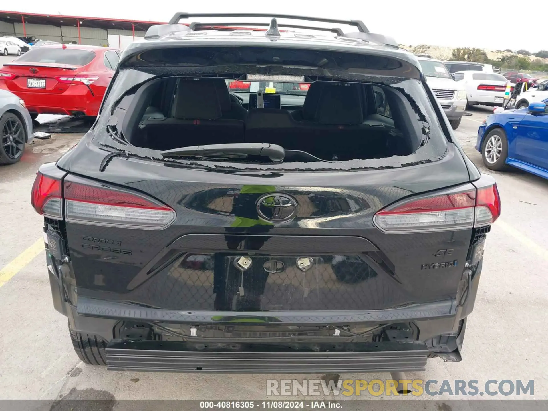 17 Photograph of a damaged car 7MUFBABGXRV038727 TOYOTA COROLLA CROSS HYBRID 2024