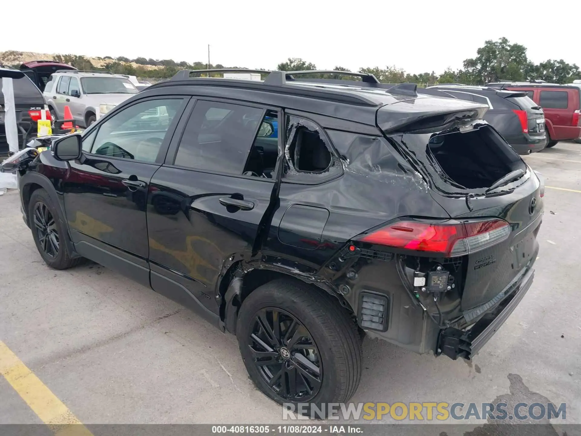 3 Photograph of a damaged car 7MUFBABGXRV038727 TOYOTA COROLLA CROSS HYBRID 2024