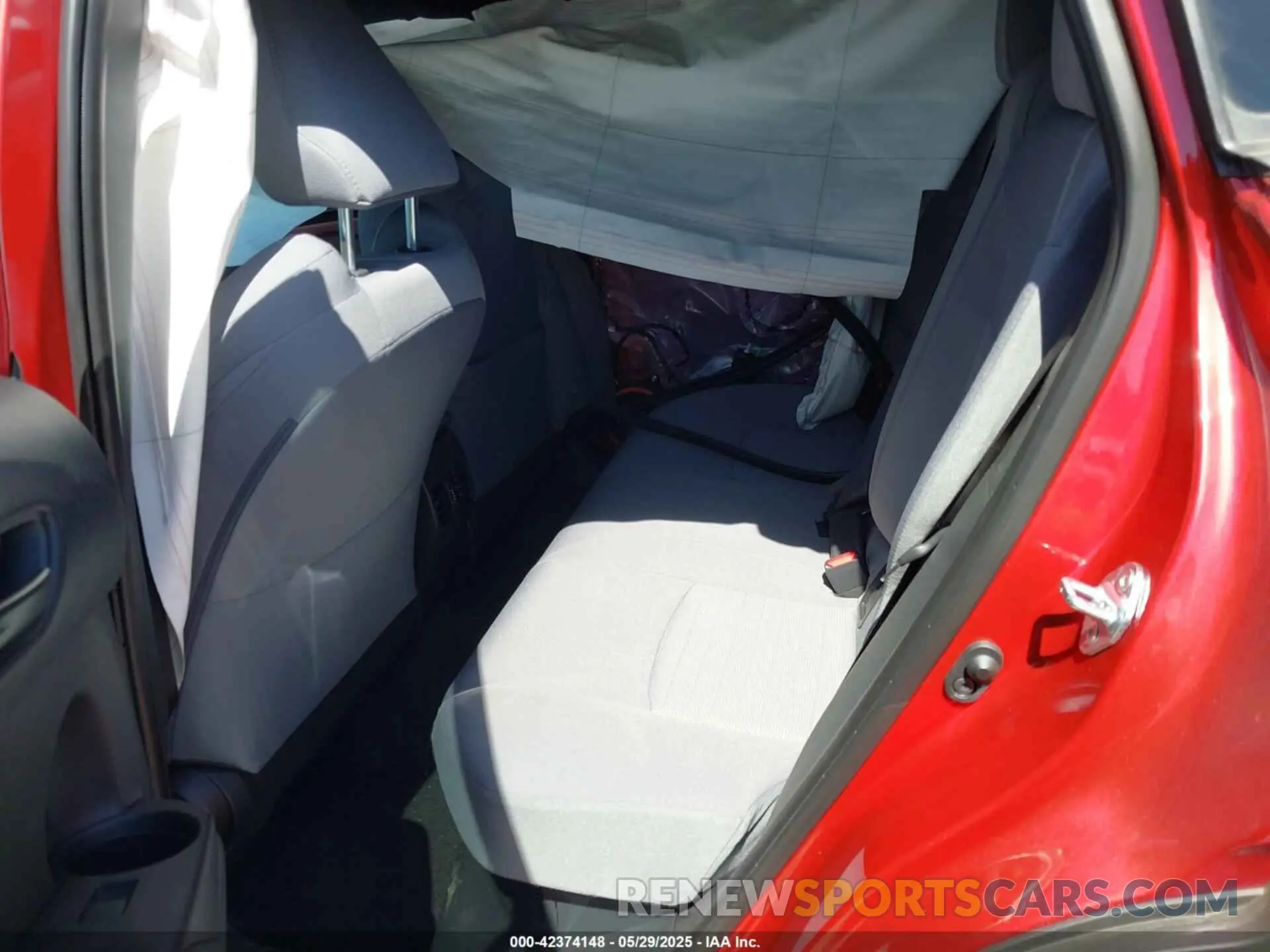 8 Photograph of a damaged car 7MUFBABG0SV068471 TOYOTA COROLLA CROSS HYBRID 2025