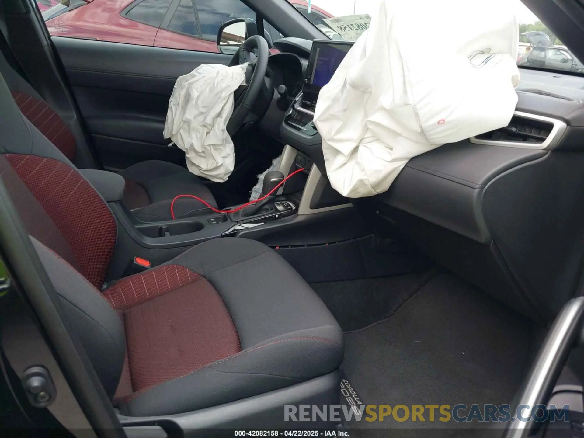 5 Photograph of a damaged car 7MUFBABG2SV069363 TOYOTA COROLLA CROSS HYBRID 2025