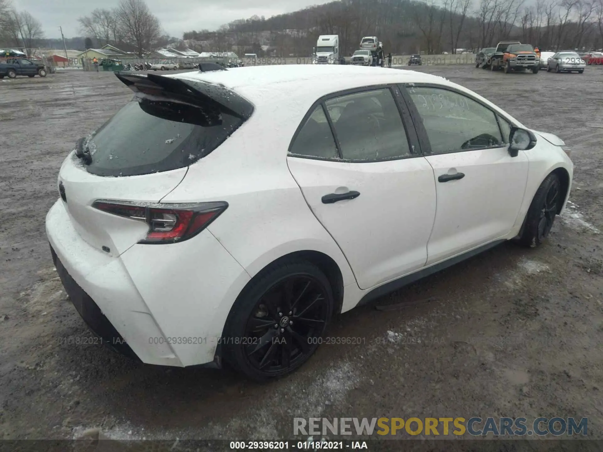 4 Photograph of a damaged car JTND4RBE3L3088110 TOYOTA COROLLA HATCHBACK 2020