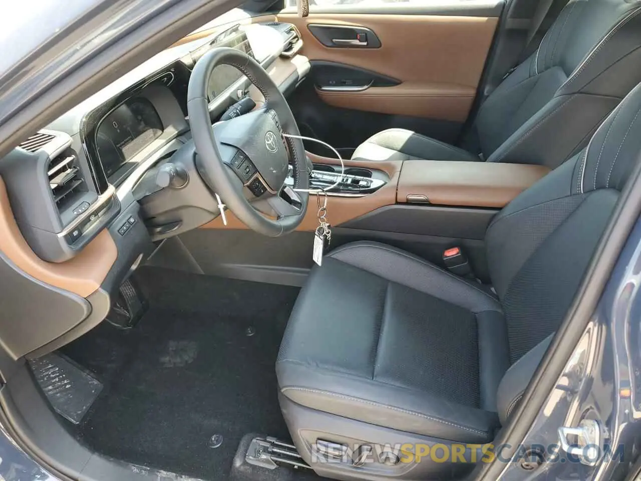 7 Фотография поврежденного автомобиля JTDAAAAF4S3032333 TOYOTA CROWN XLE 2025