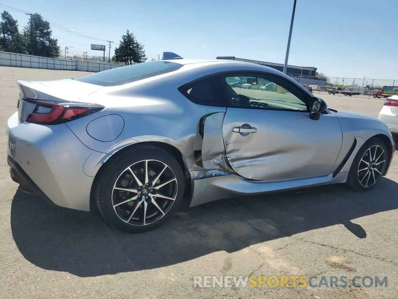 3 Photograph of a damaged car JF1ZNBC19N8755722 TOYOTA GR 86 2022