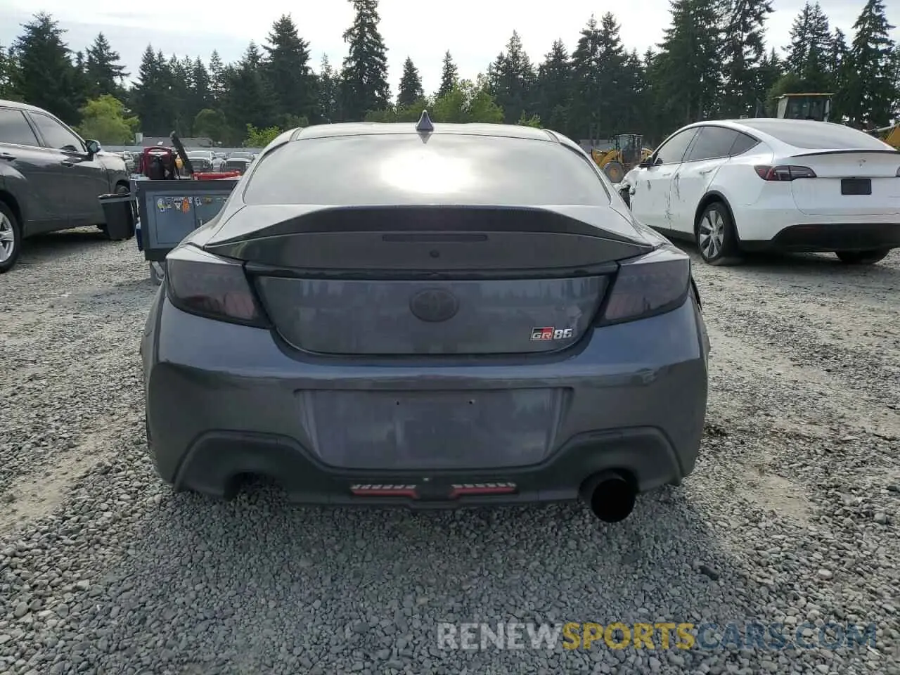 6 Photograph of a damaged car JF1ZNBB13P9762566 TOYOTA GR 86 2023