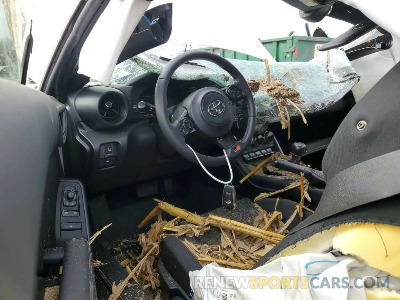 8 Photograph of a damaged car JF1ZNBC11P8754776 TOYOTA GR 86 2023