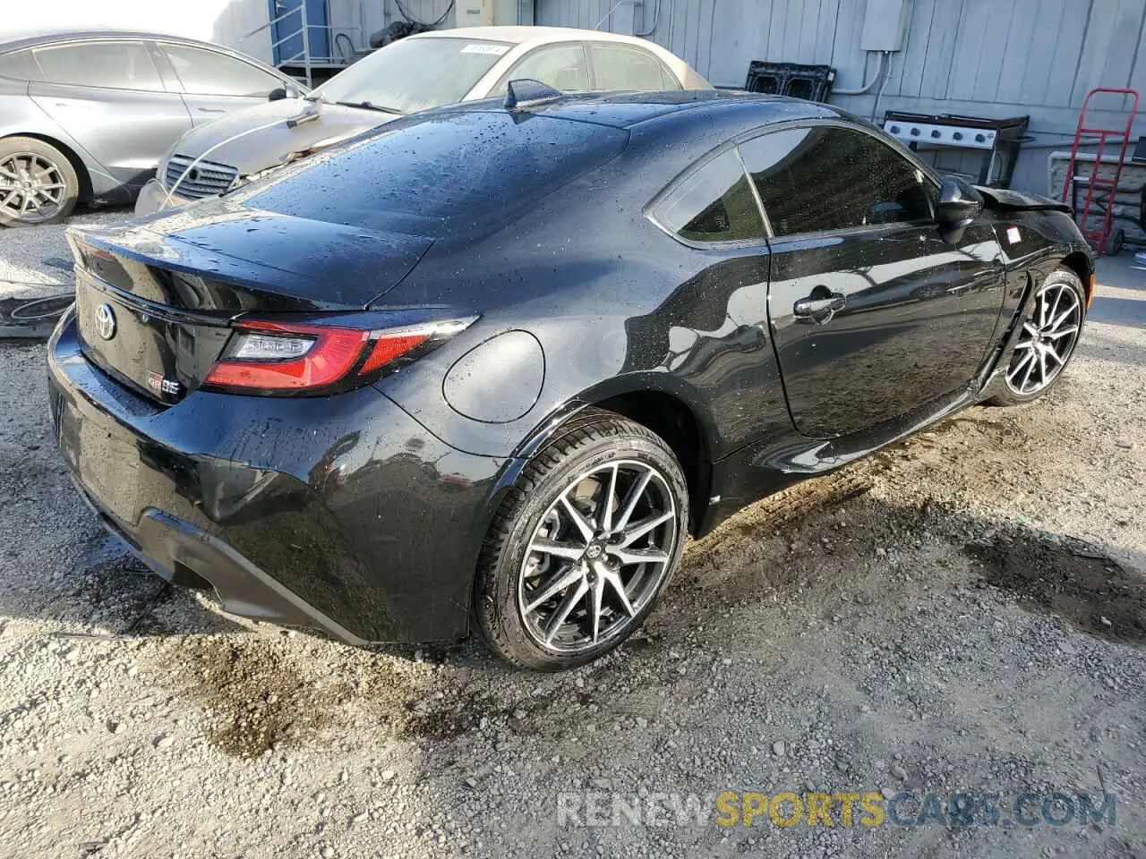 3 Photograph of a damaged car JF1ZNBB13R9755376 TOYOTA GR 86 2024