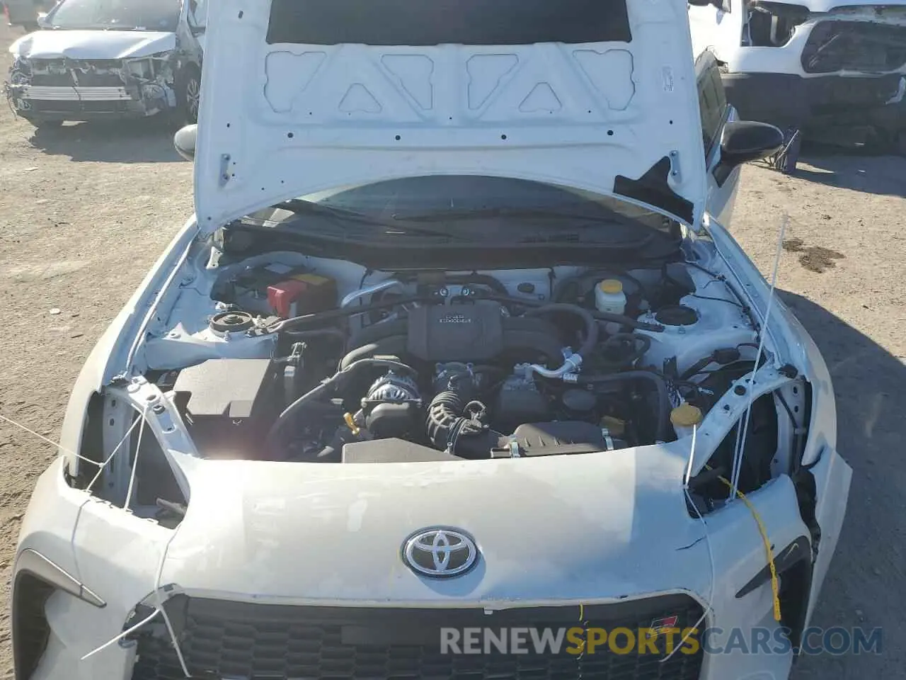 11 Фотография поврежденного автомобиля JF1ZNBE12N9757450 TOYOTA GR 86 PREM 2022