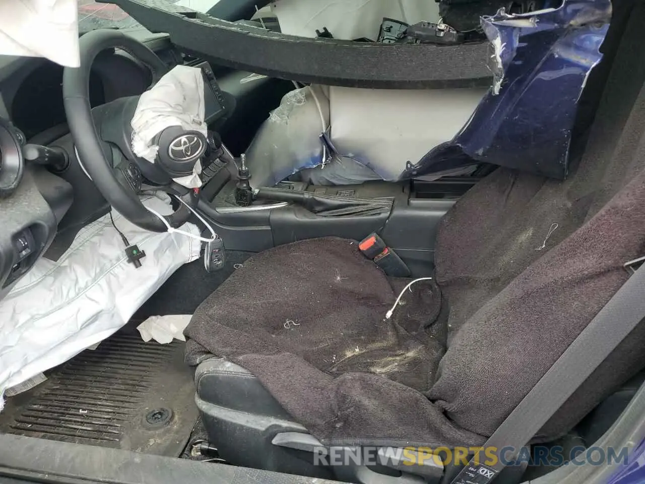 7 Фотография поврежденного автомобиля JF1ZNBE12P9751456 TOYOTA GR 86 PREM 2023