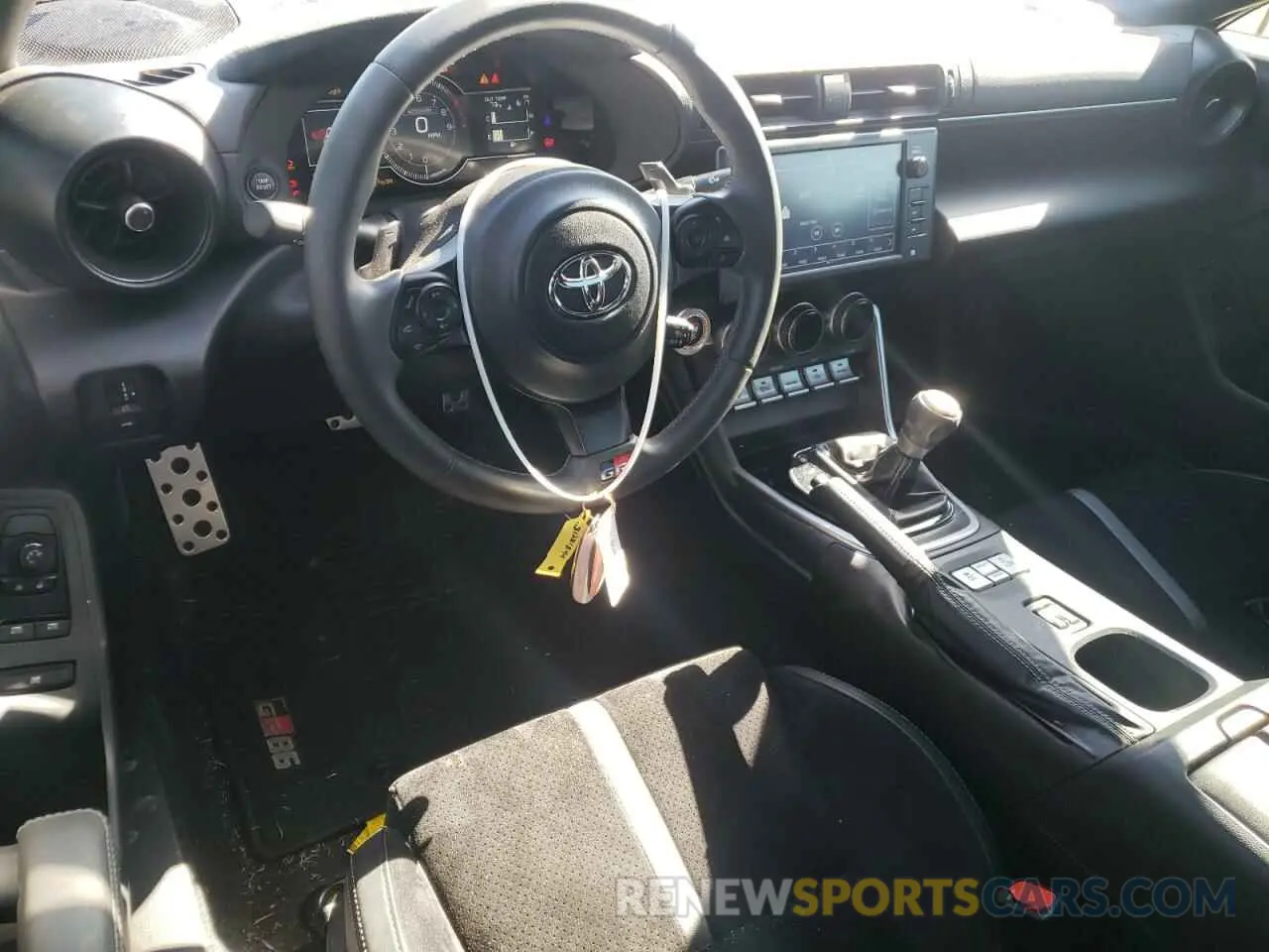 8 Фотография поврежденного автомобиля JF1ZNBF13P8766827 TOYOTA GR 86 PREM 2023