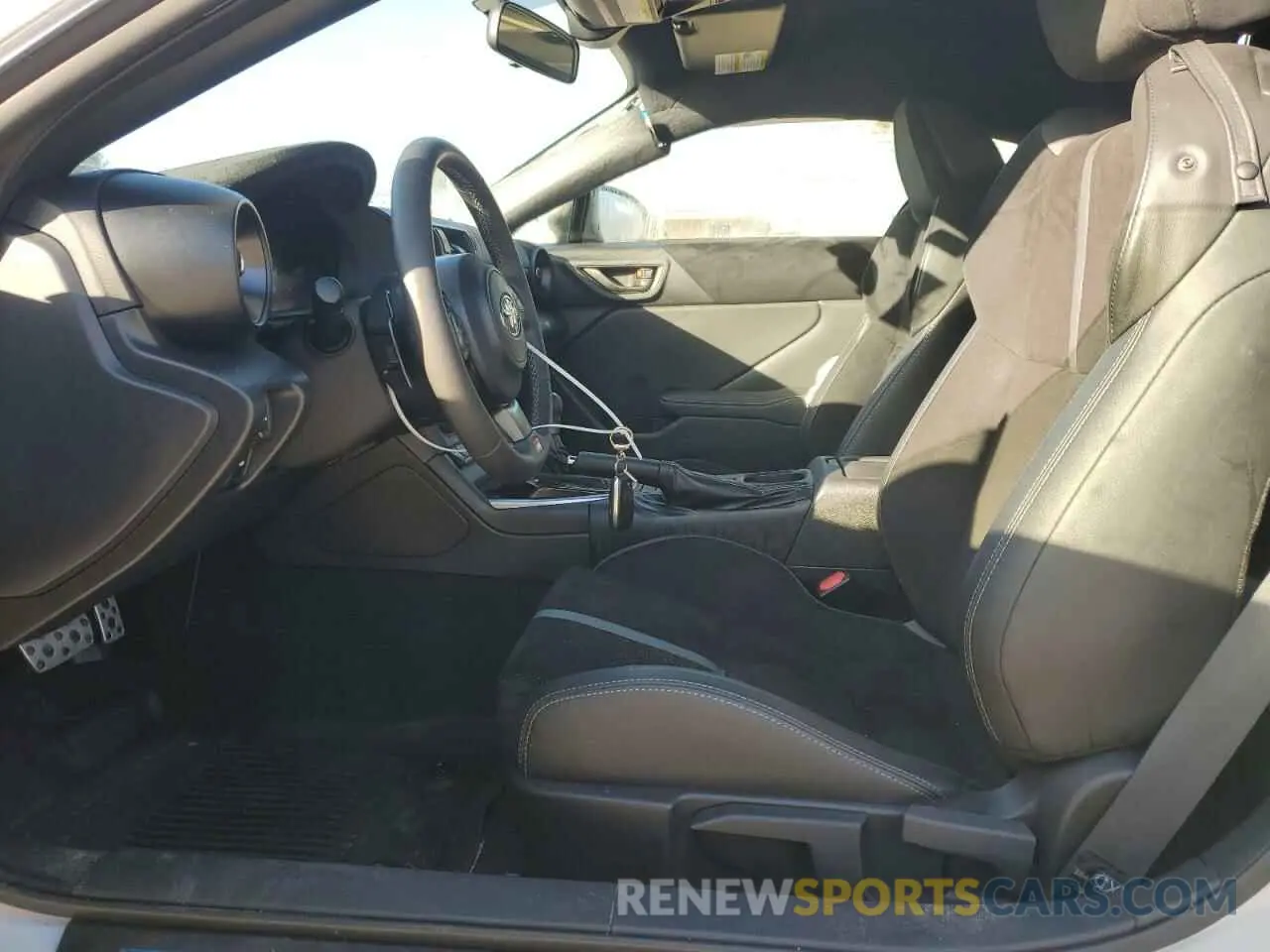 7 Фотография поврежденного автомобиля JF1ZNBE18R8757254 TOYOTA GR 86 PREM 2024