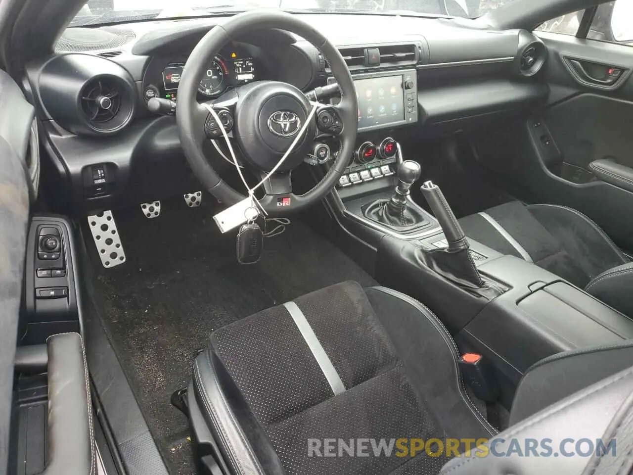 8 Фотография поврежденного автомобиля JF1ZNBE19R9760481 TOYOTA GR 86 PREM 2024