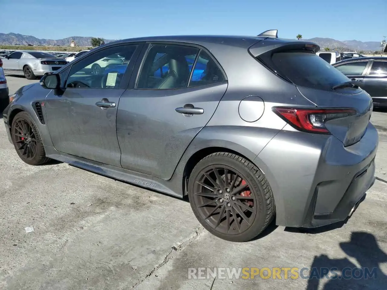2 Фотография поврежденного автомобиля JTNABAAE7RA010140 TOYOTA GR COROLLA 2024