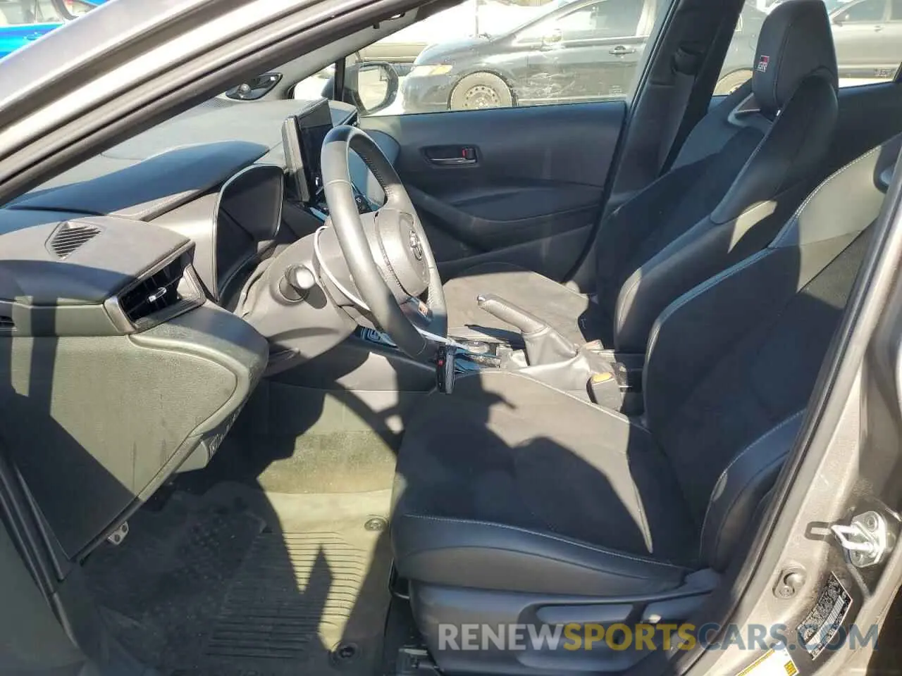 7 Фотография поврежденного автомобиля JTNABAAE7RA010140 TOYOTA GR COROLLA 2024