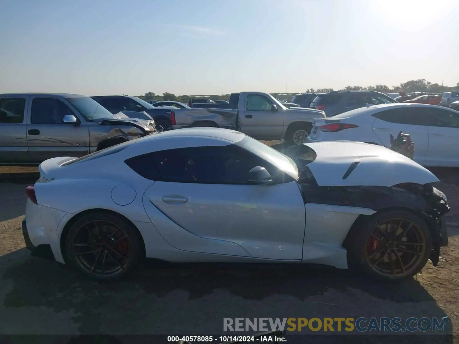 13 Фотография поврежденного автомобиля WZ1DB0C0XNW052068 TOYOTA GR SUPRA 2022