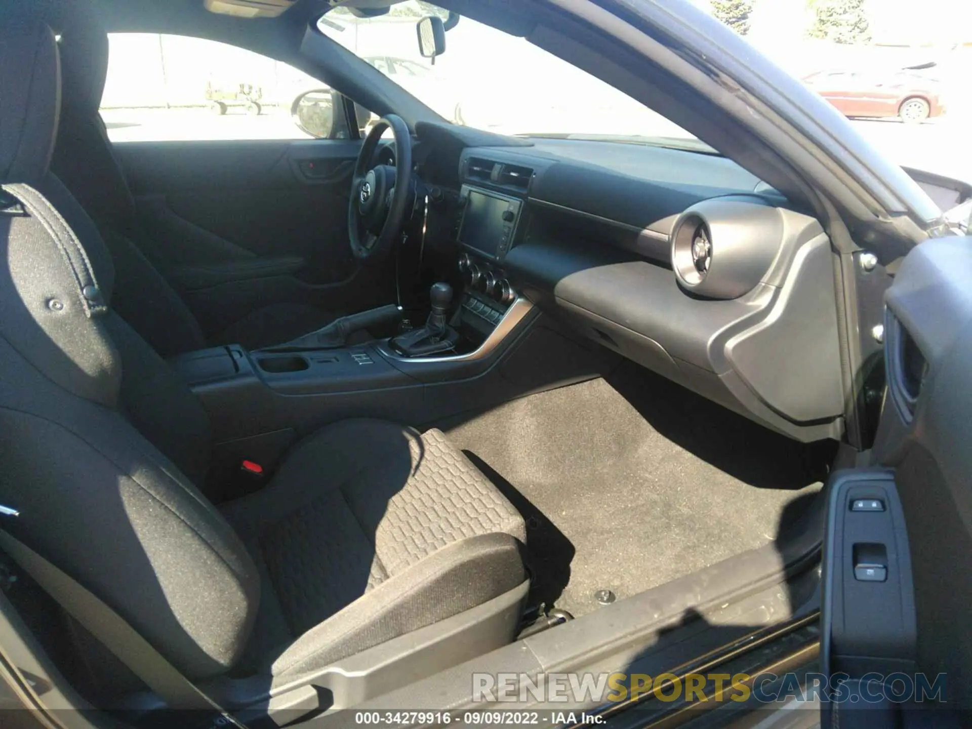 5 Фотография поврежденного автомобиля JF1ZNBC17N8750664 TOYOTA GR86 2022